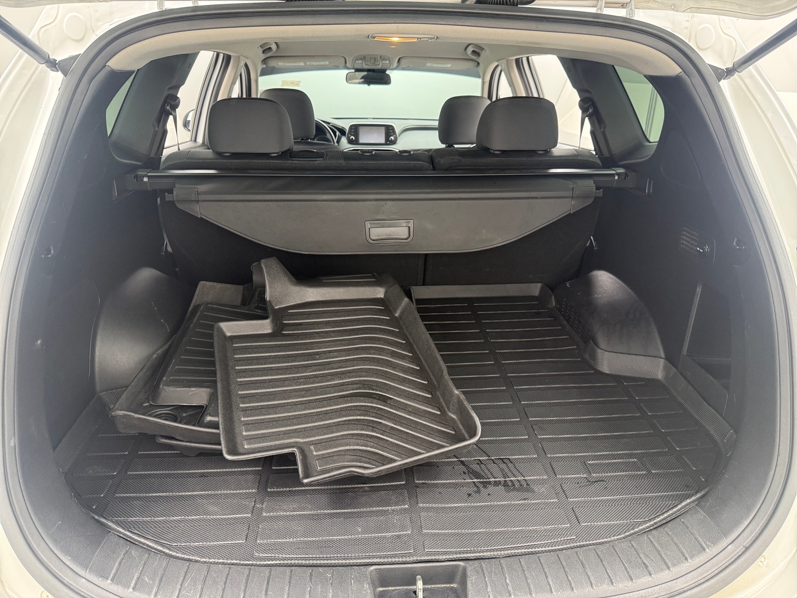 Thumbnail: 2019 Hyundai Santa Fe - 7