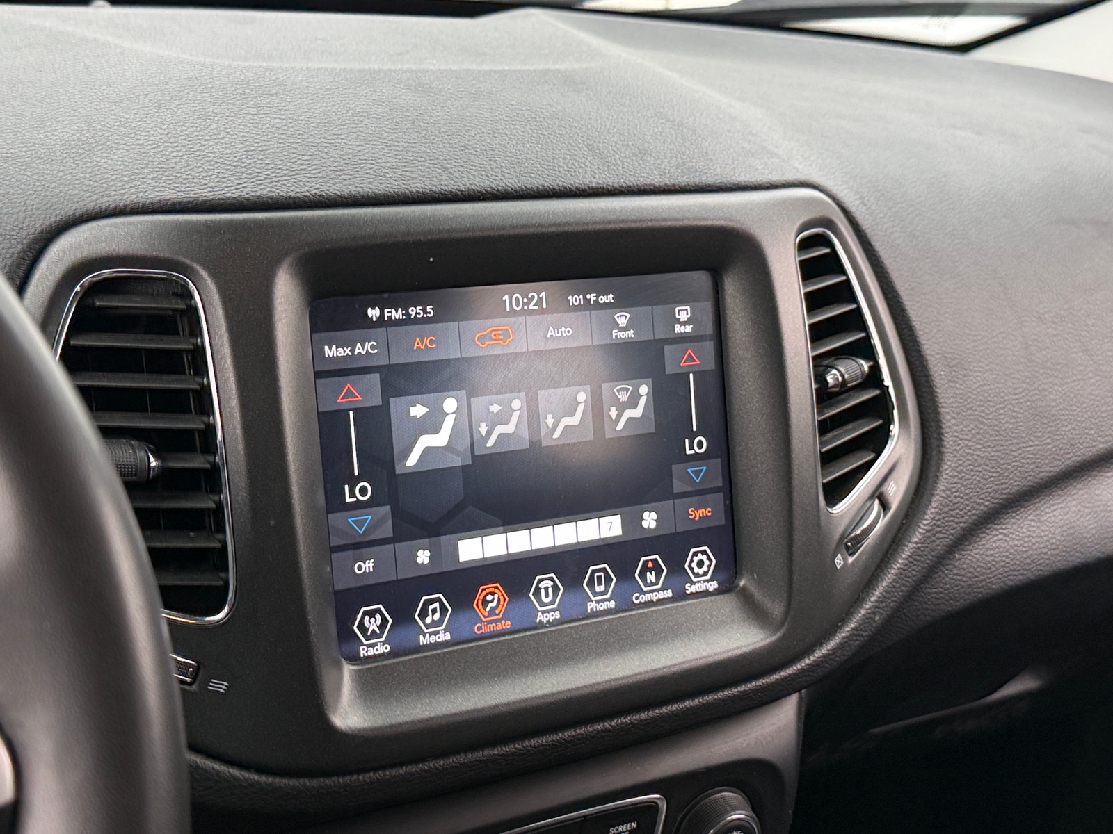 Thumbnail: 2021 Jeep Compass - 4