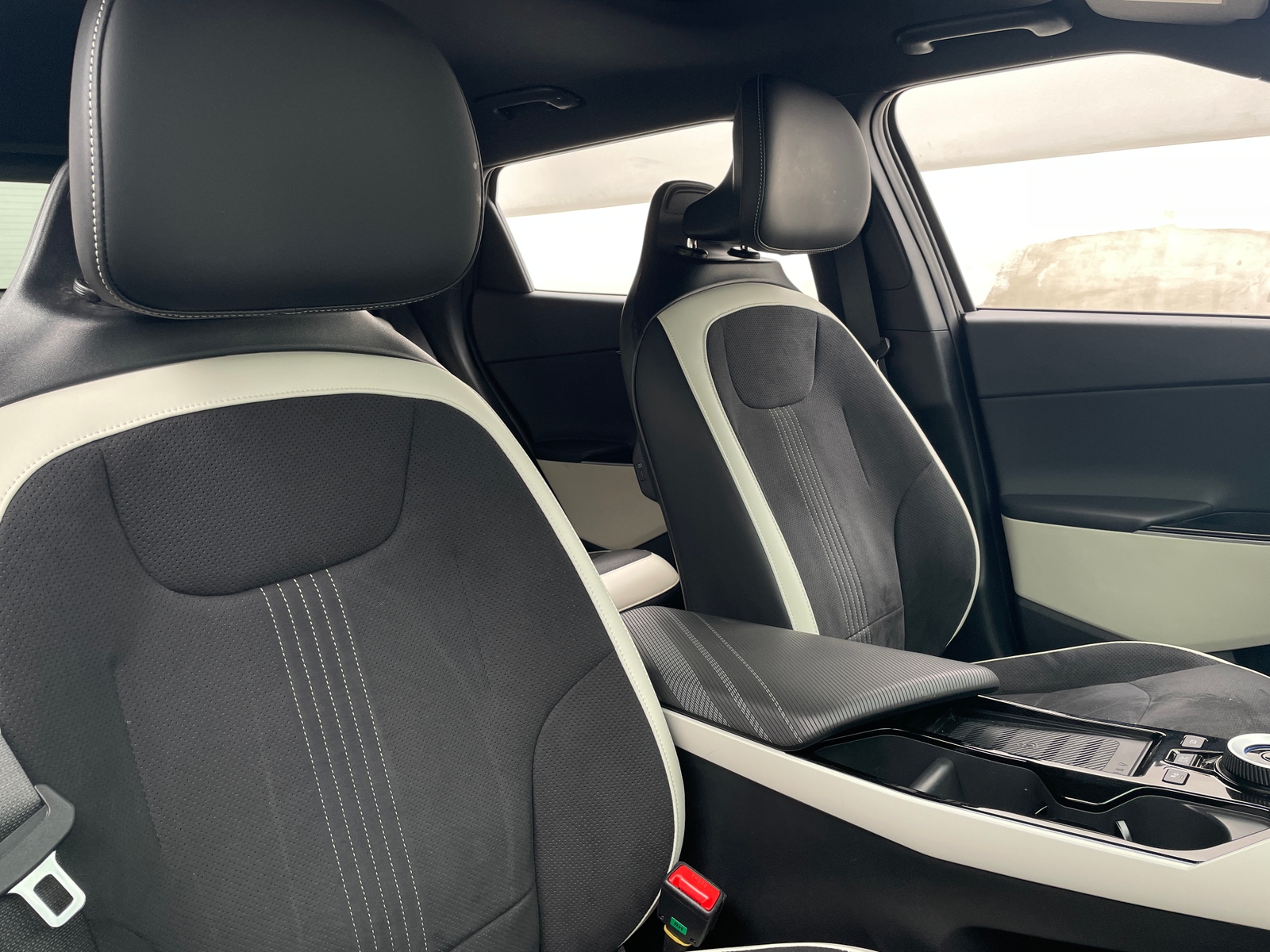Thumbnail: 2024 Kia EV6 - 2