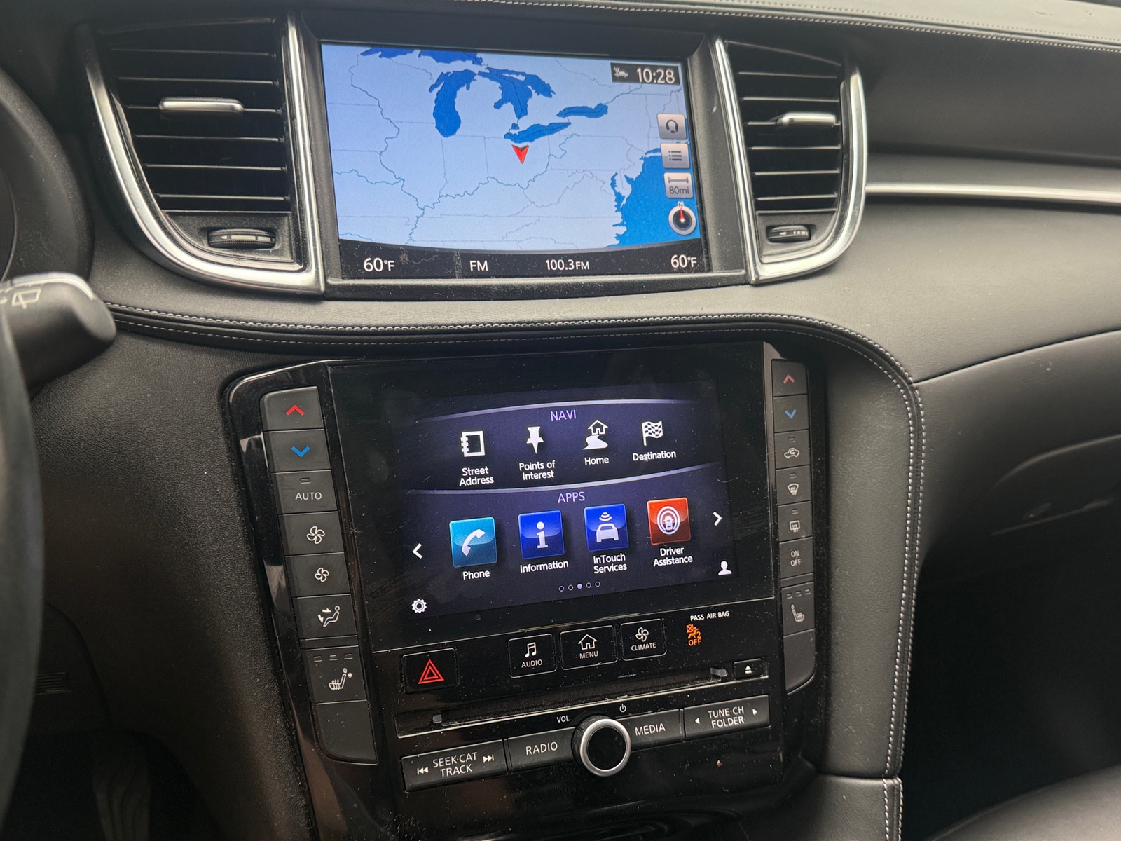 Thumbnail: 2019 INFINITI QX50 - 3