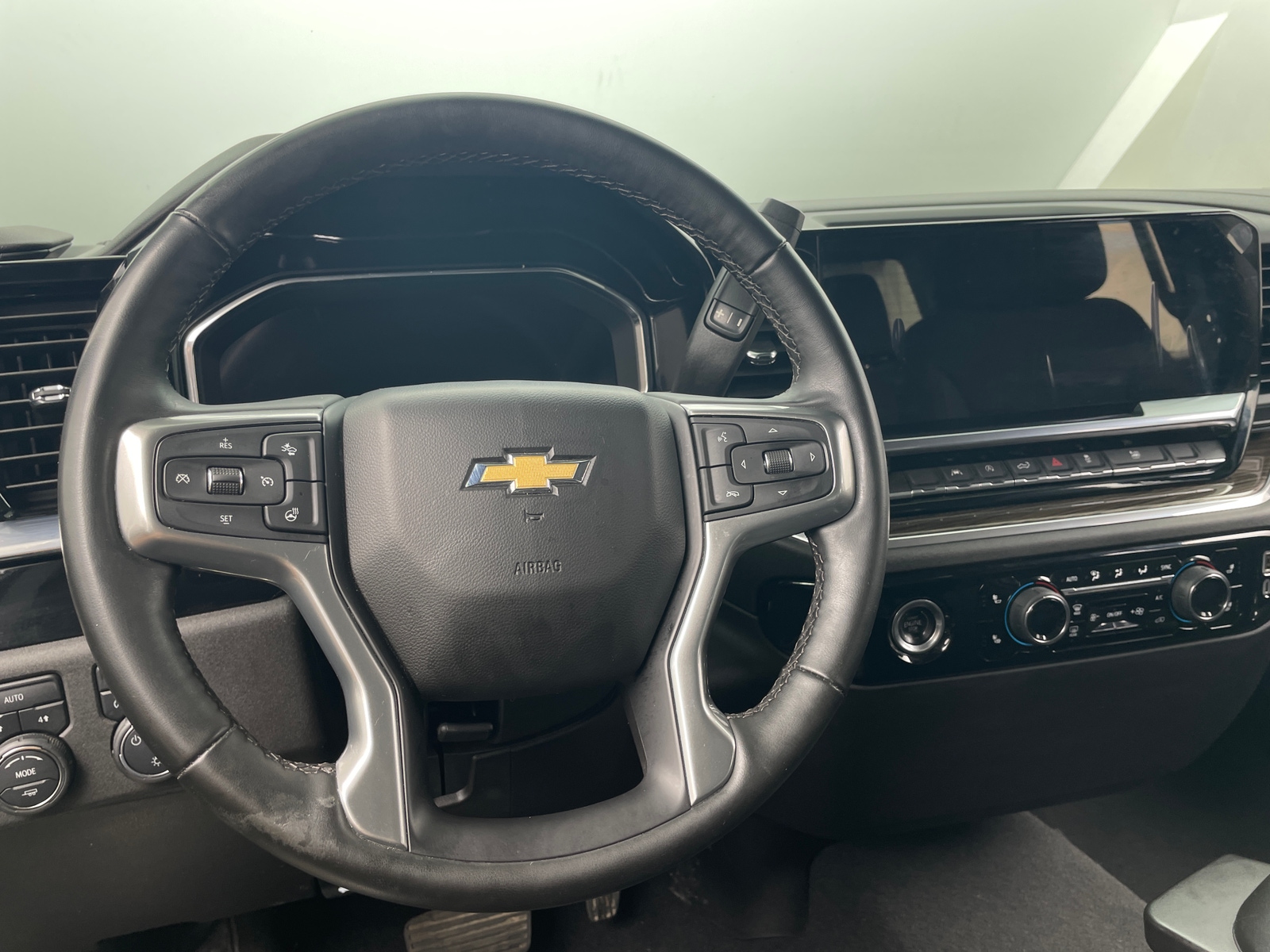 Thumbnail: 2024 Chevrolet Silverado 1500 - 5