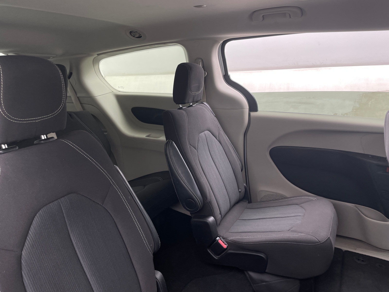 Thumbnail: 2024 Chrysler Voyager - 6