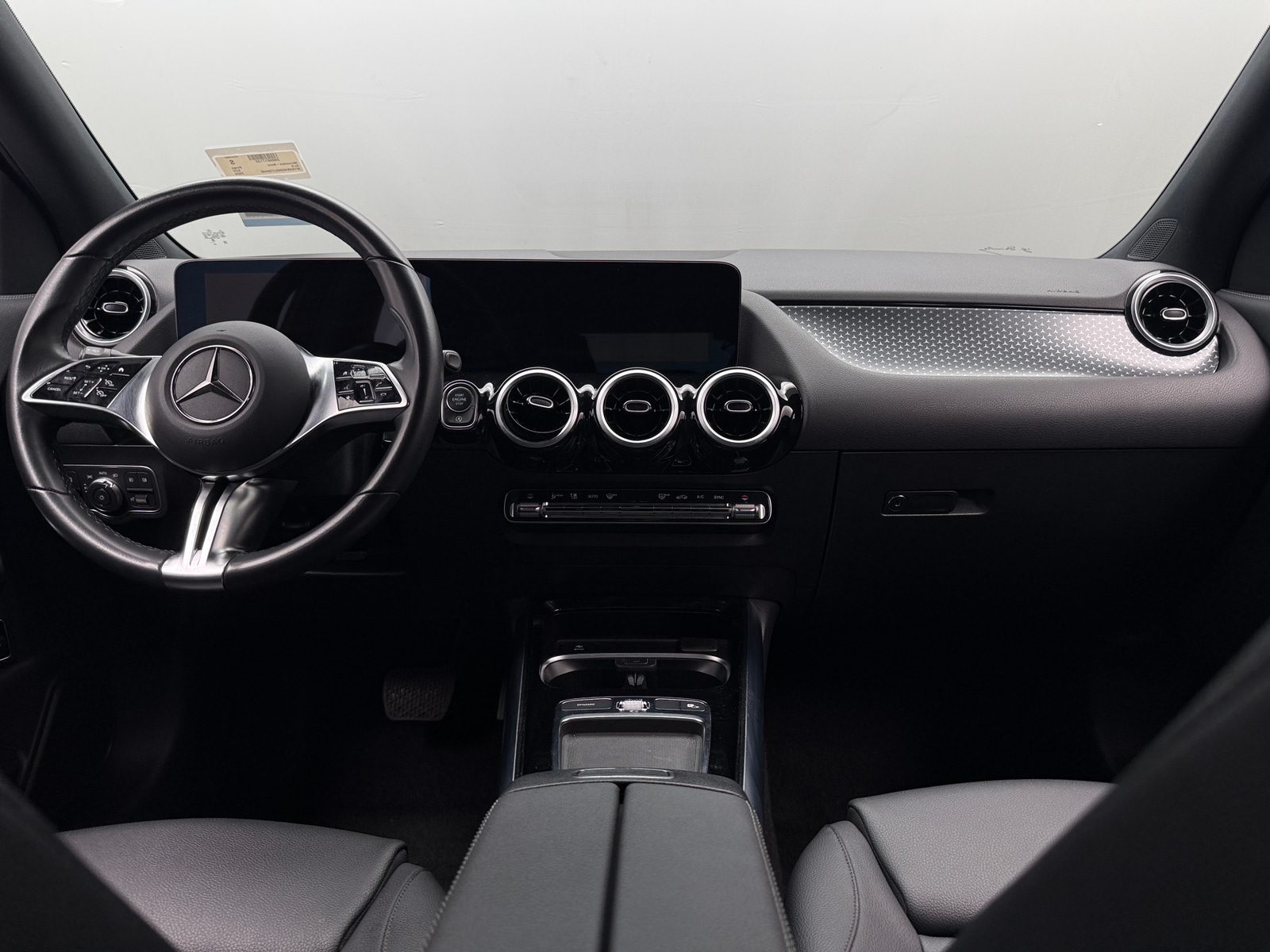 Thumbnail: 2025 Mercedes-Benz GLA - 2