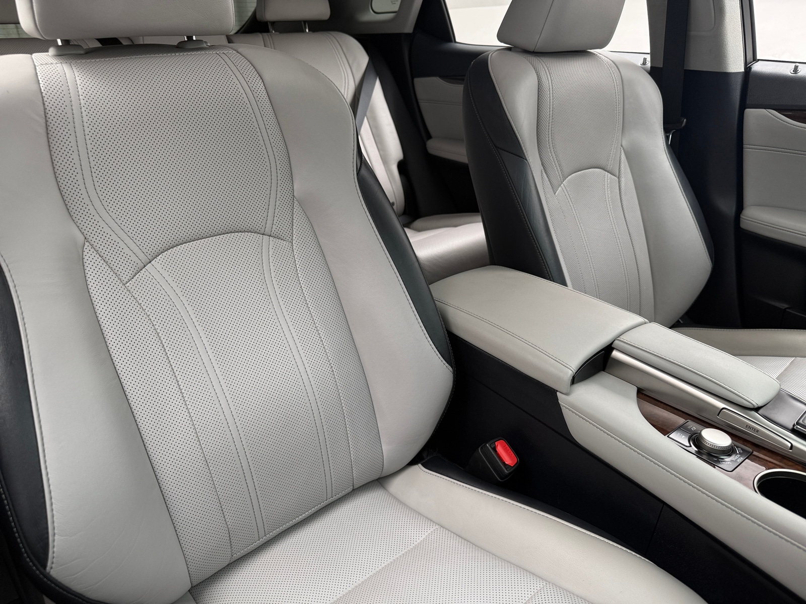 Thumbnail: 2019 Lexus RX - 2