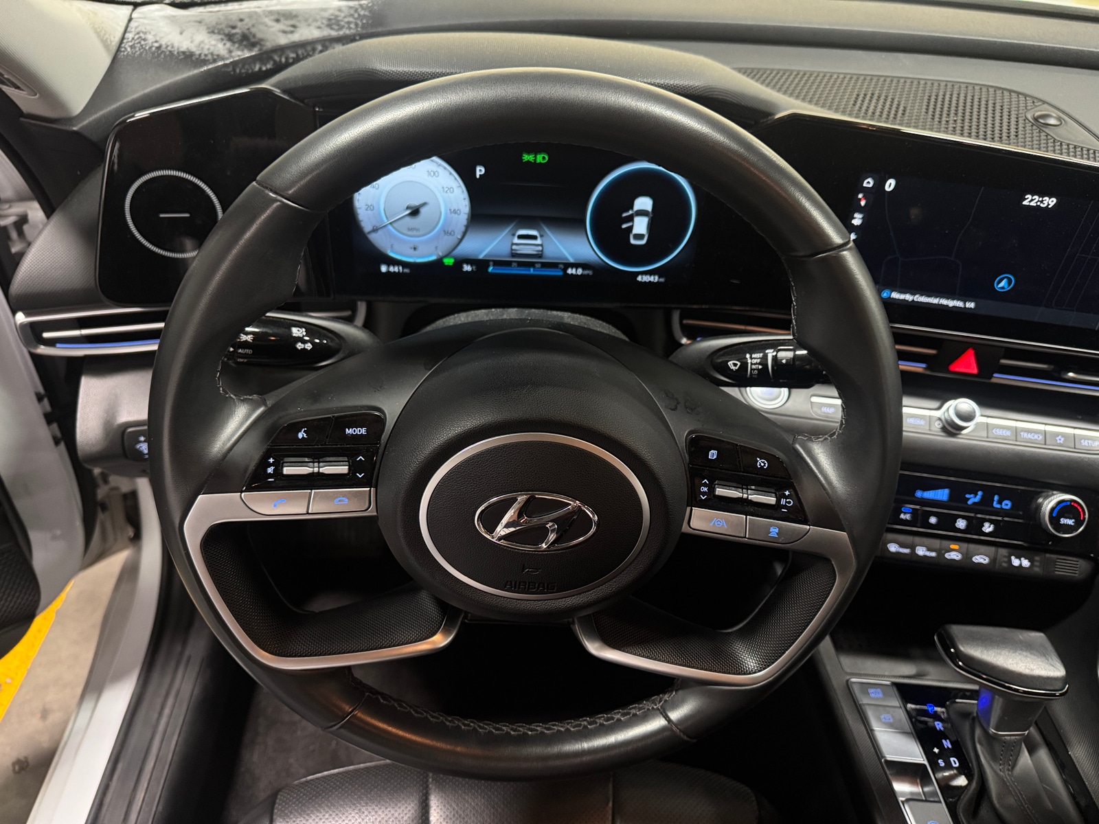 Thumbnail: 2023 Hyundai Elantra - 4