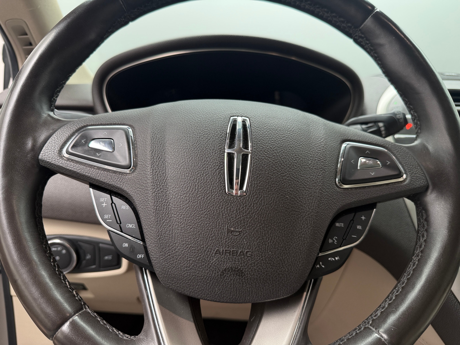 Thumbnail: 2019 Lincoln MKC - 4