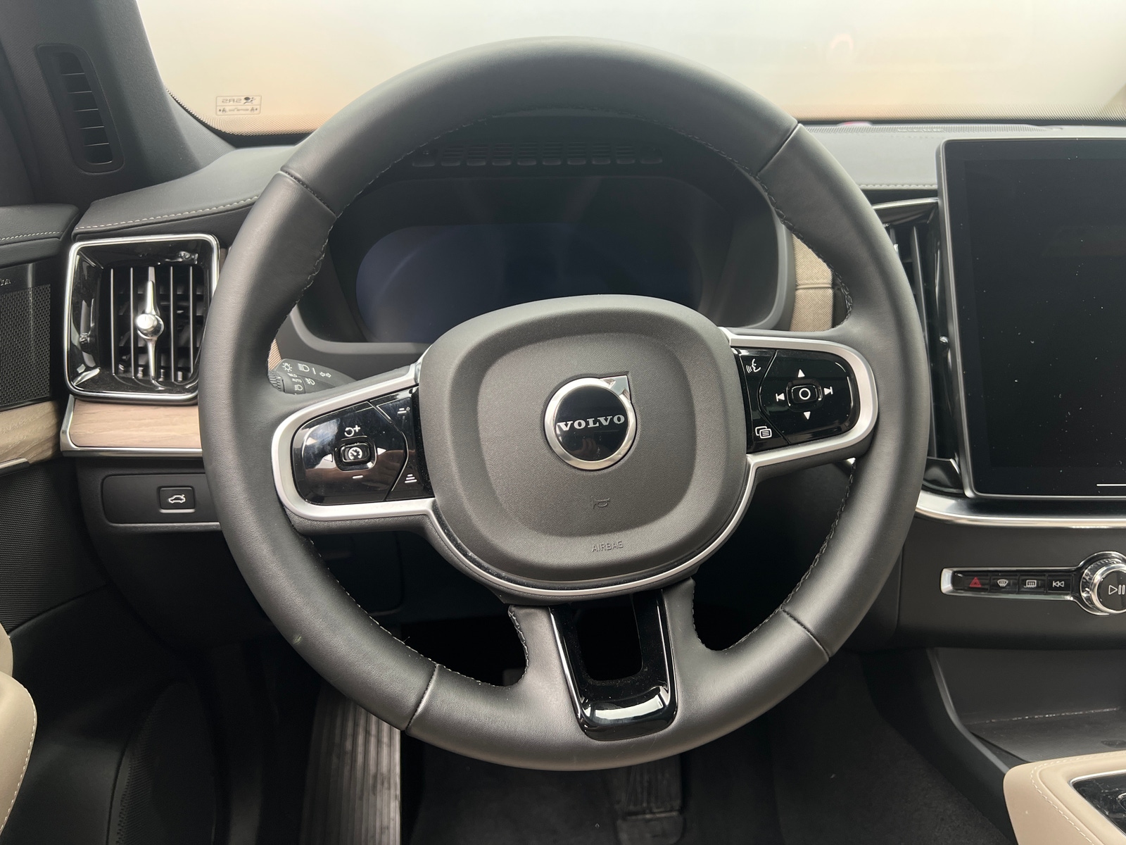 Thumbnail: 2026 Volvo XC90 - 4