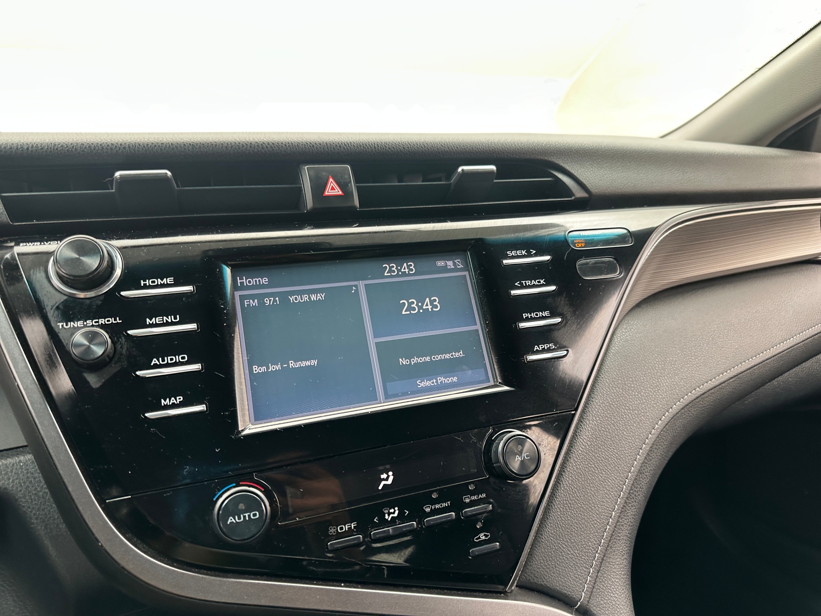Thumbnail: 2019 Toyota Camry - 4