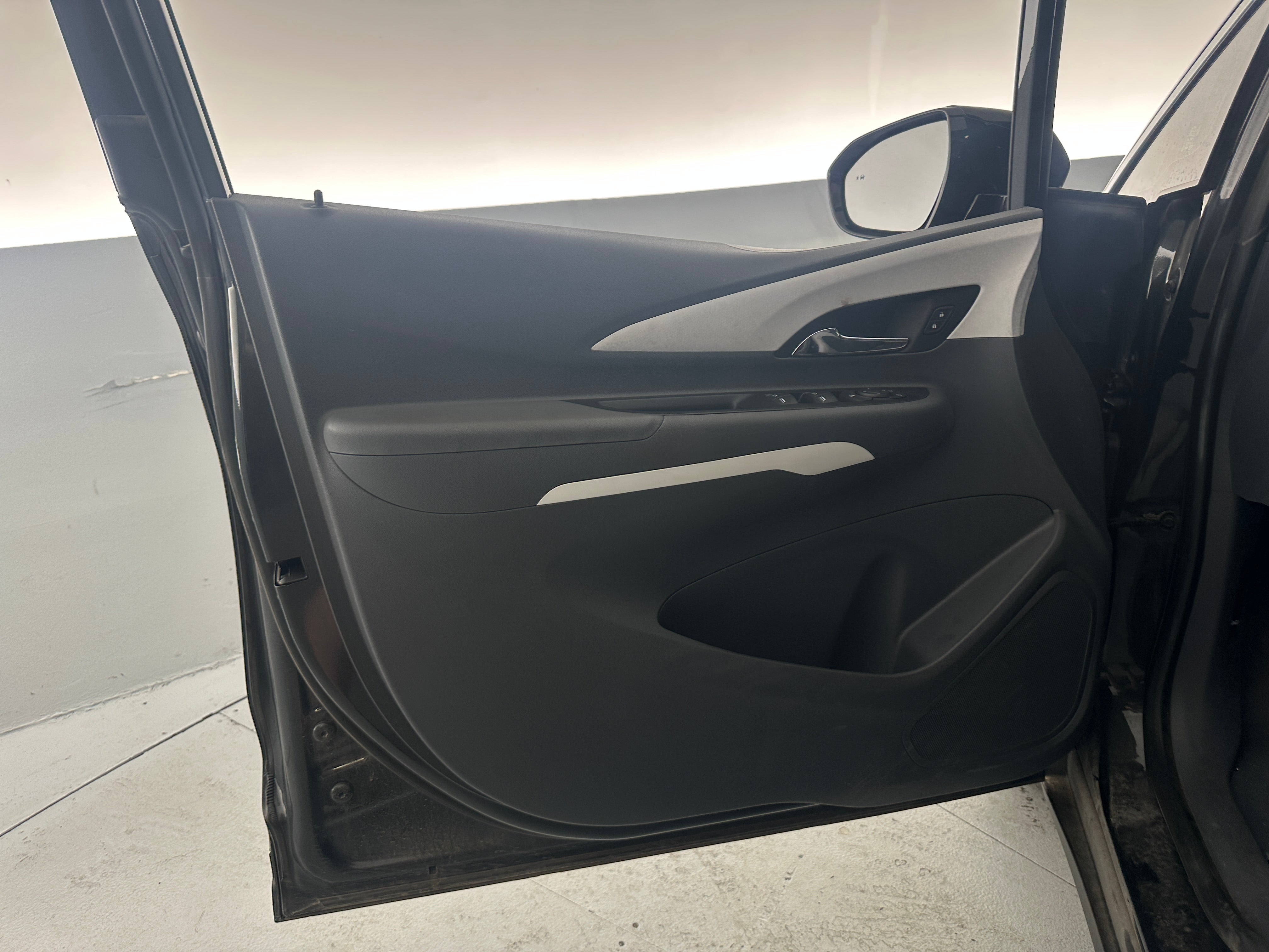 Used 2020 Chevrolet Bolt EV LT with VIN 1G1FY6S07L4134707 for sale in Auburn, WA