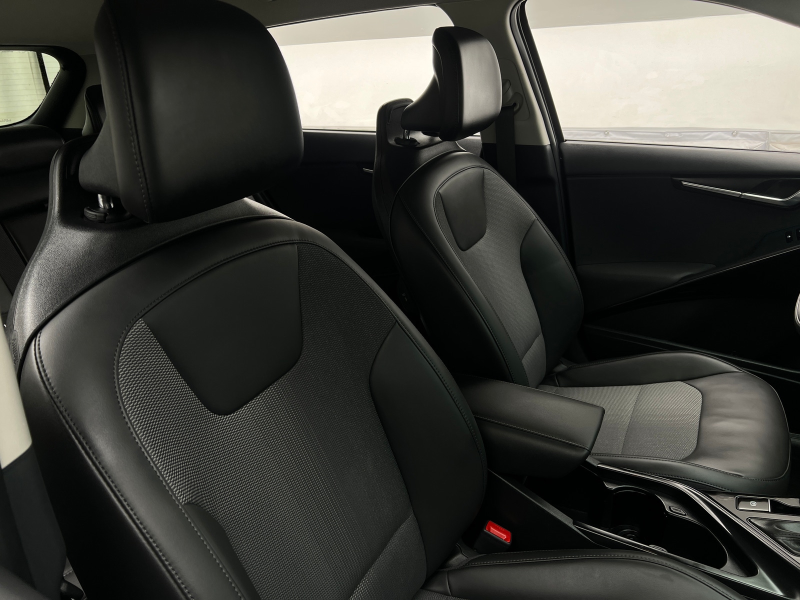 Thumbnail: 2025 Kia Niro - 2