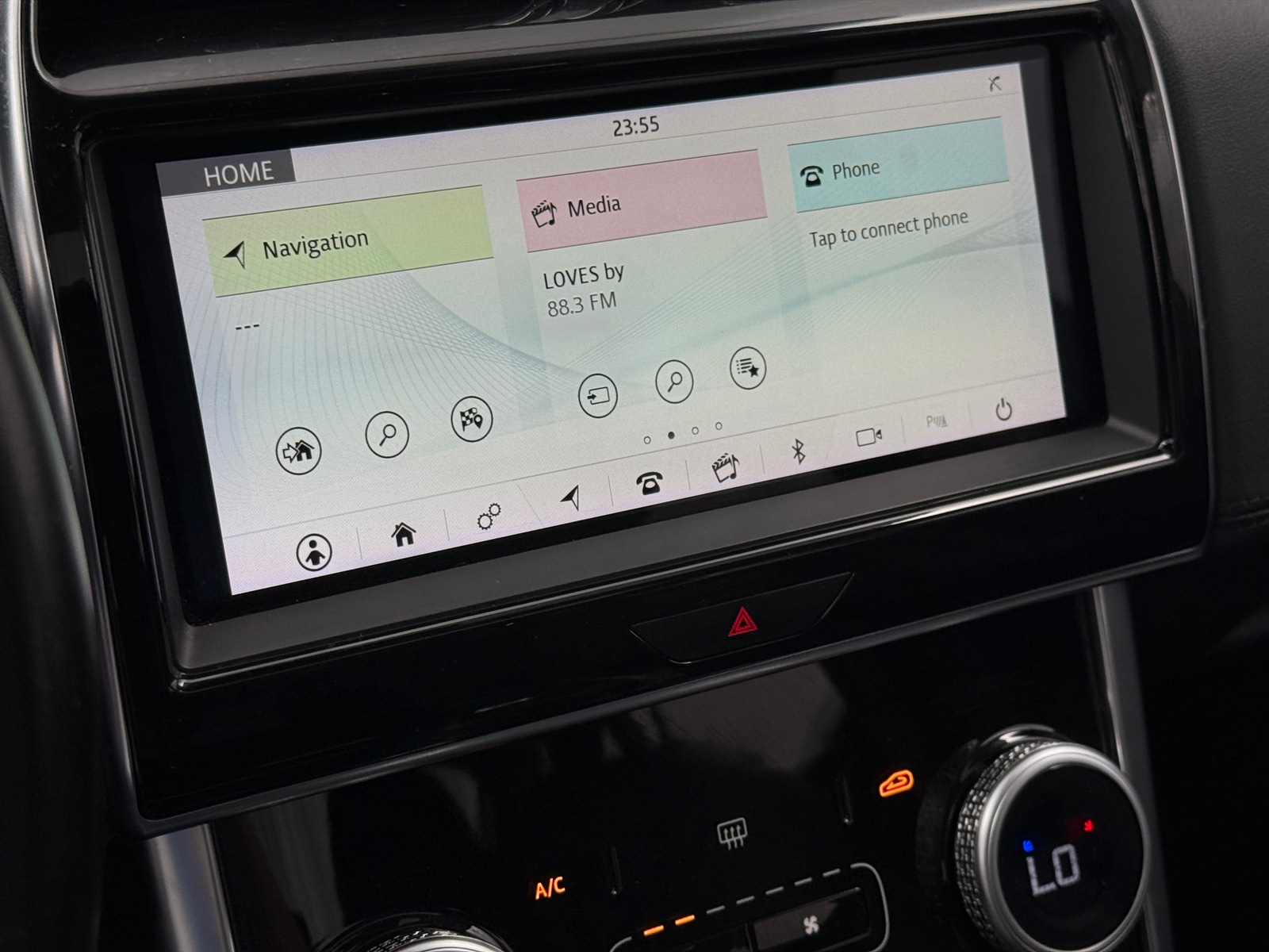 Thumbnail: 2020 Jaguar XE - 3