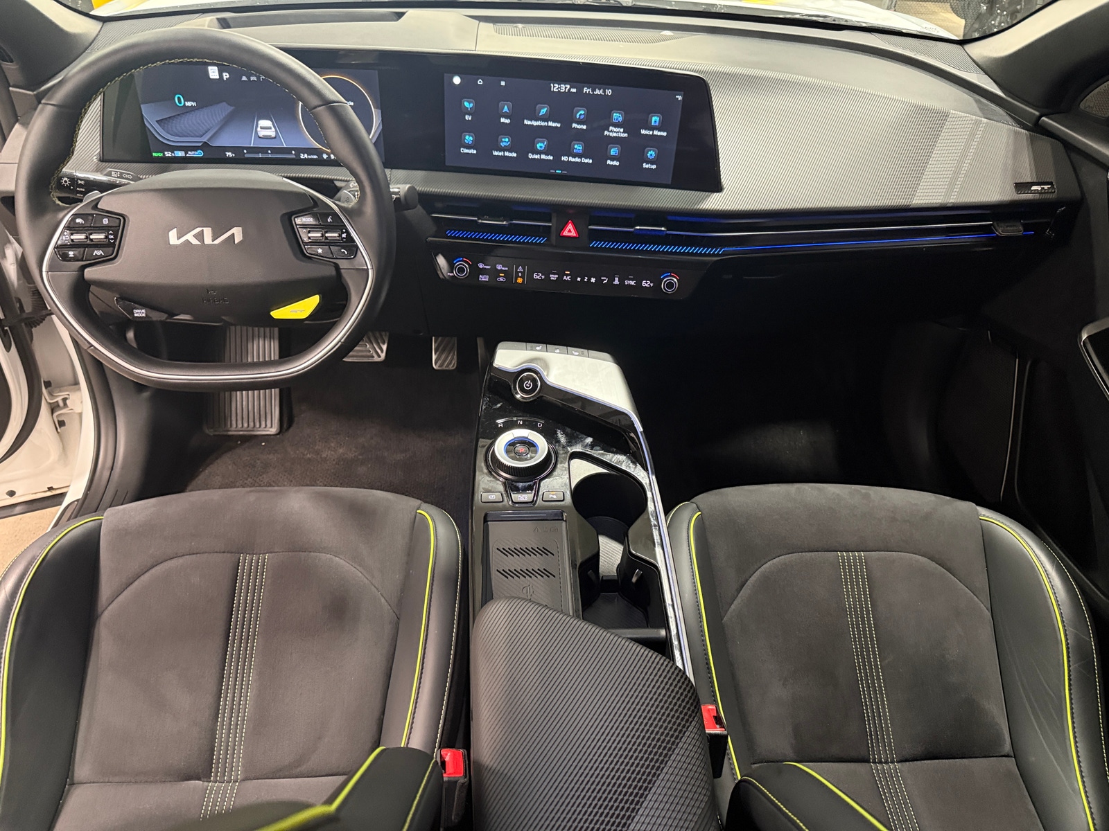 Thumbnail: 2023 Kia EV6 - 3
