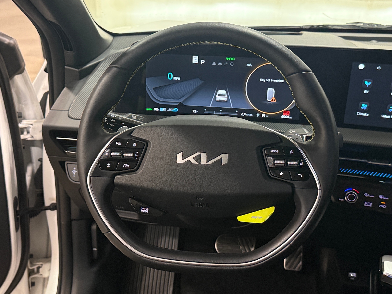 Thumbnail: 2023 Kia EV6 - 5