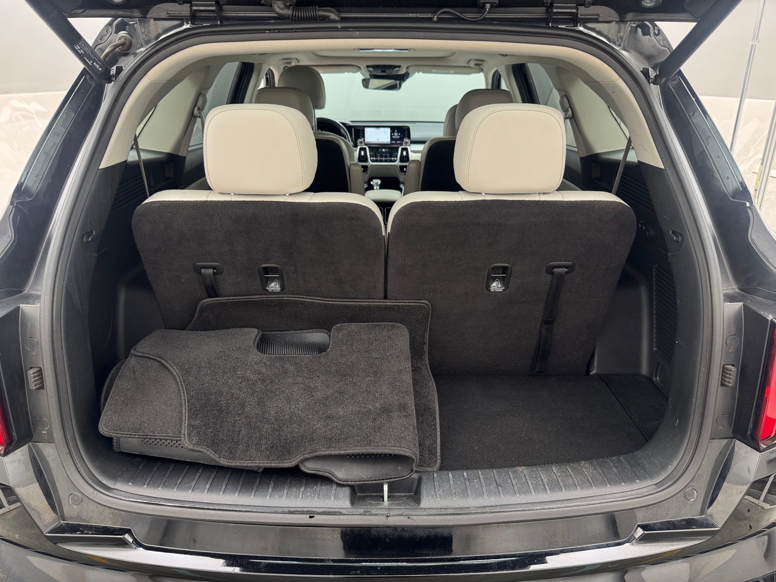 Thumbnail: 2023 Kia Sorento - 6