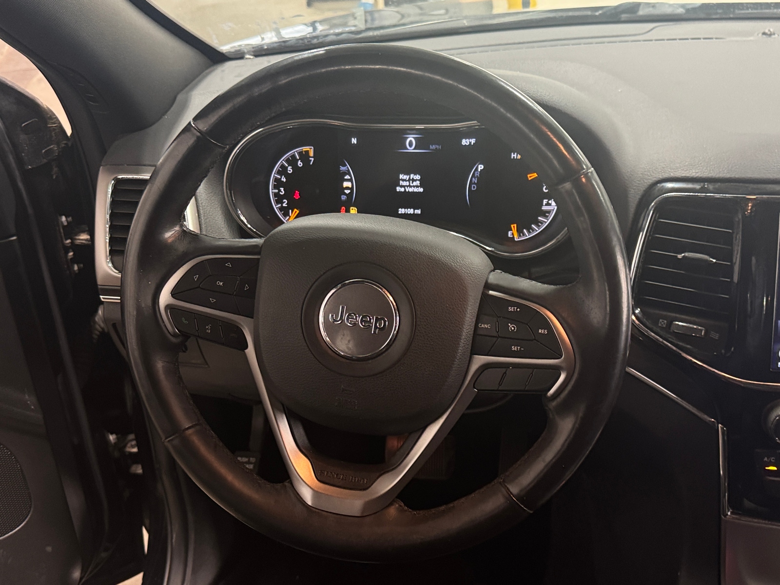 Thumbnail: 2019 Jeep Grand Cherokee - 4
