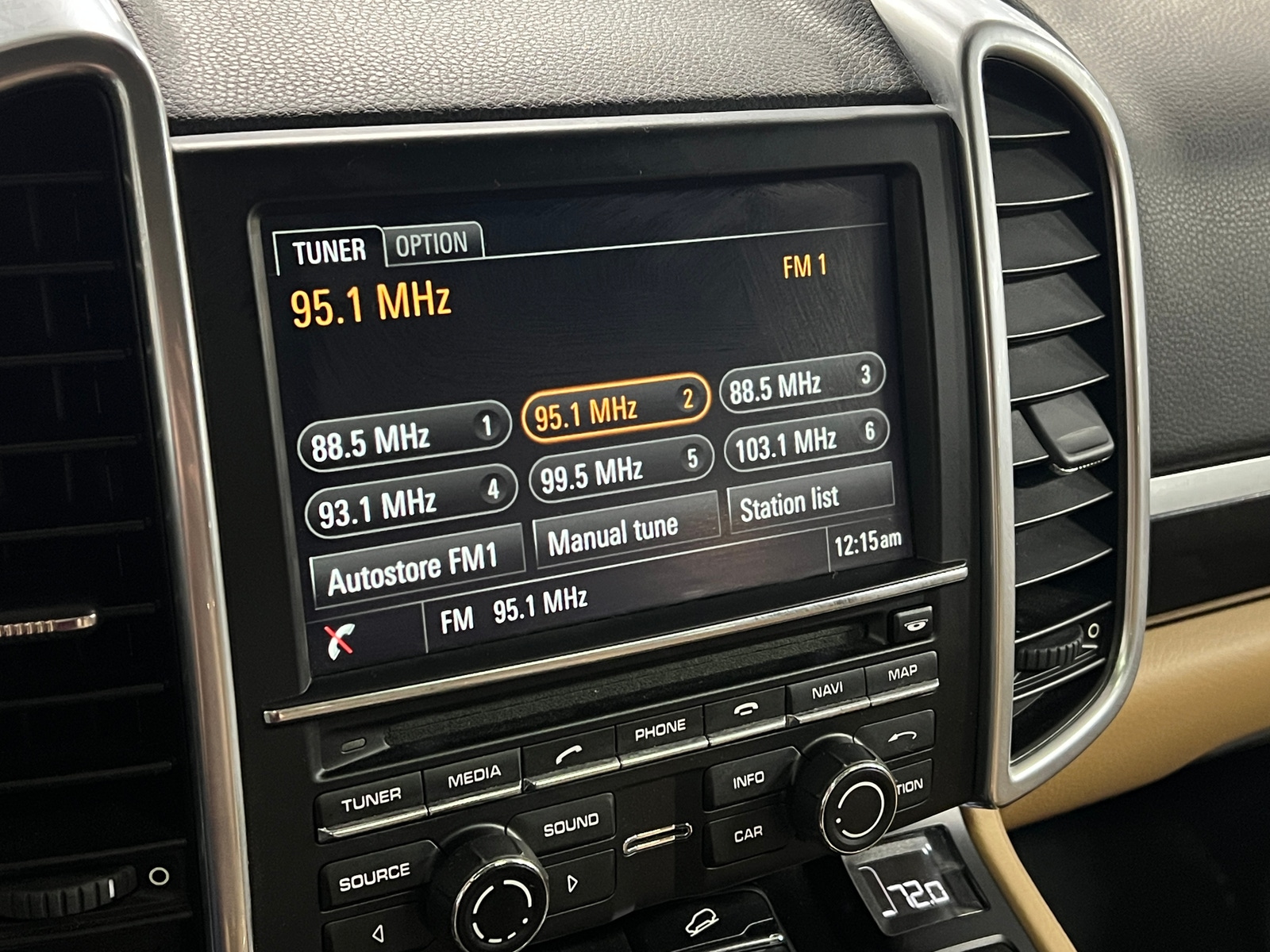 Thumbnail: 2016 Porsche Cayenne - 3