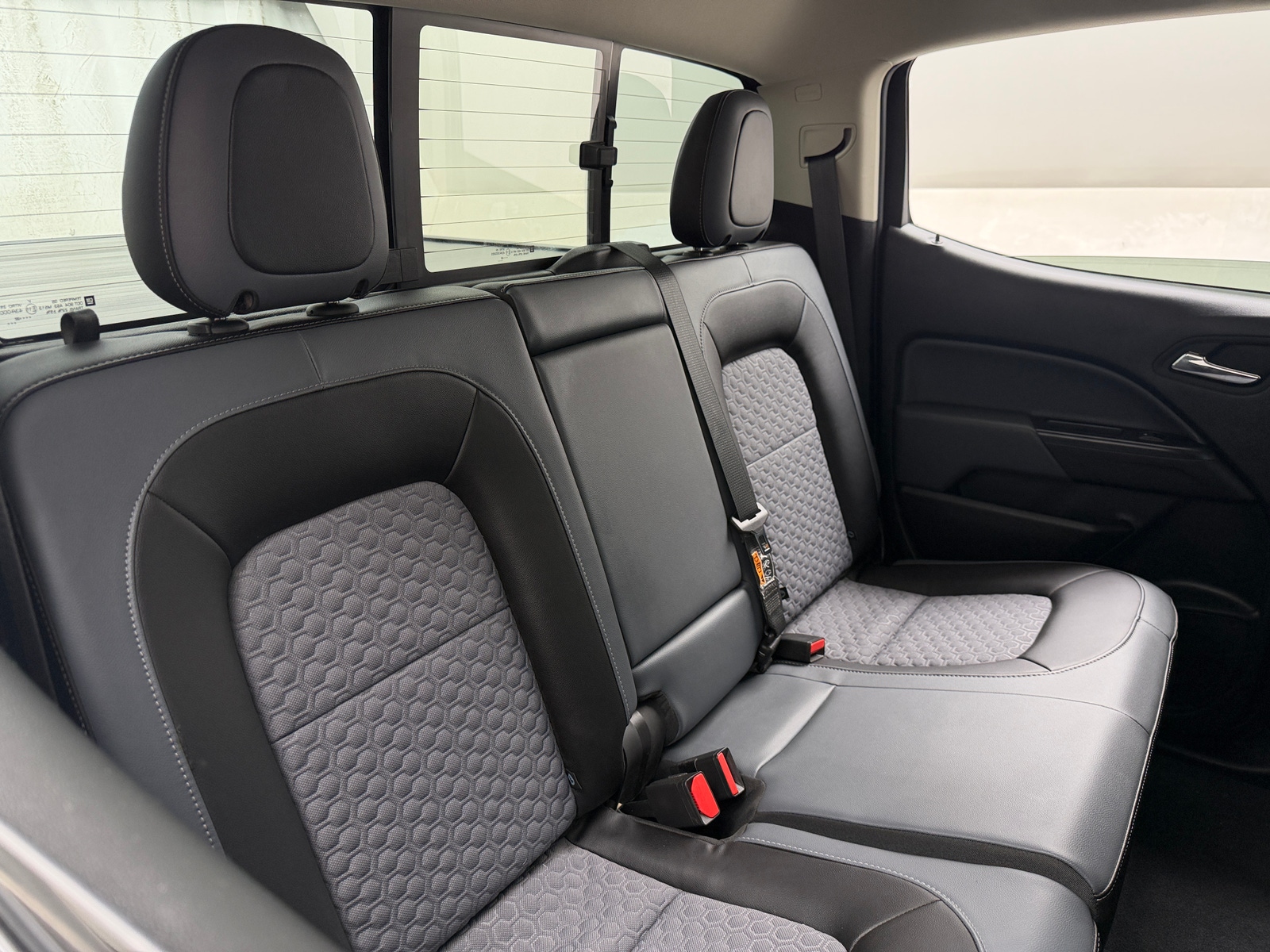 Thumbnail: 2022 Chevrolet Colorado - 6