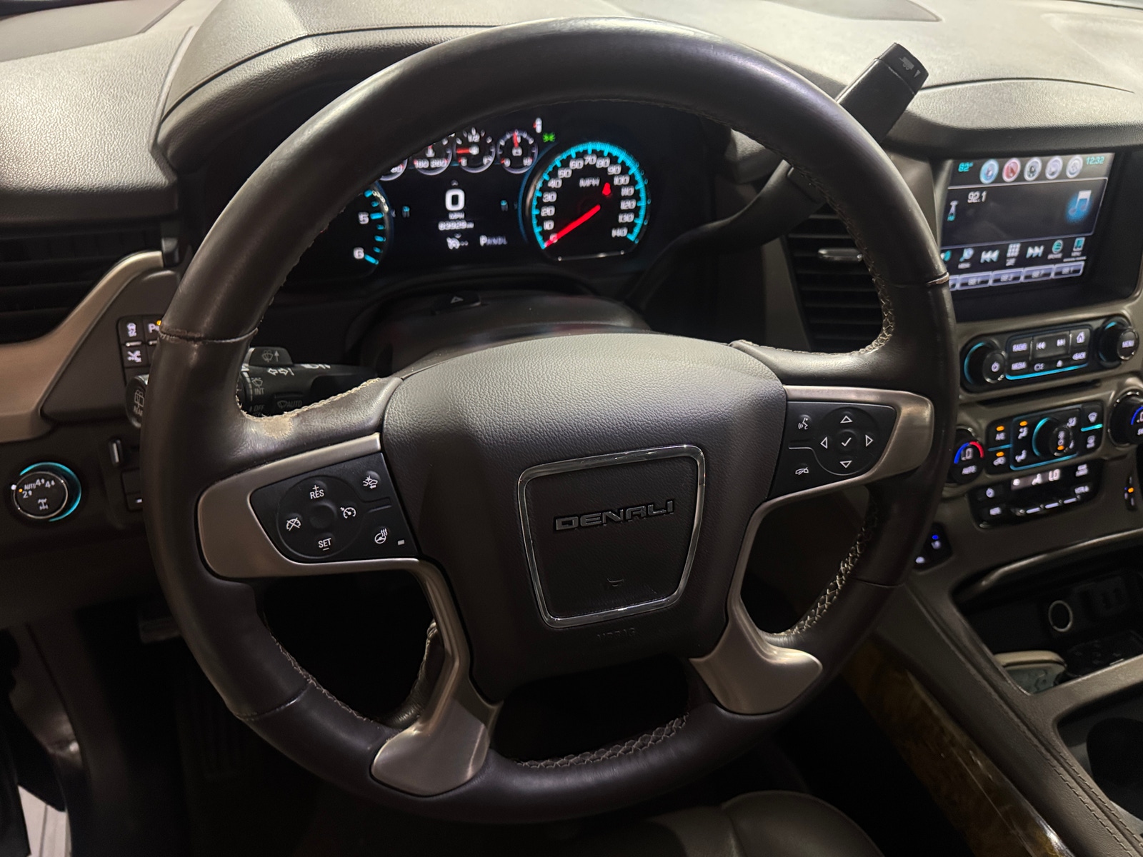 Thumbnail: 2017 GMC Yukon XL - 4