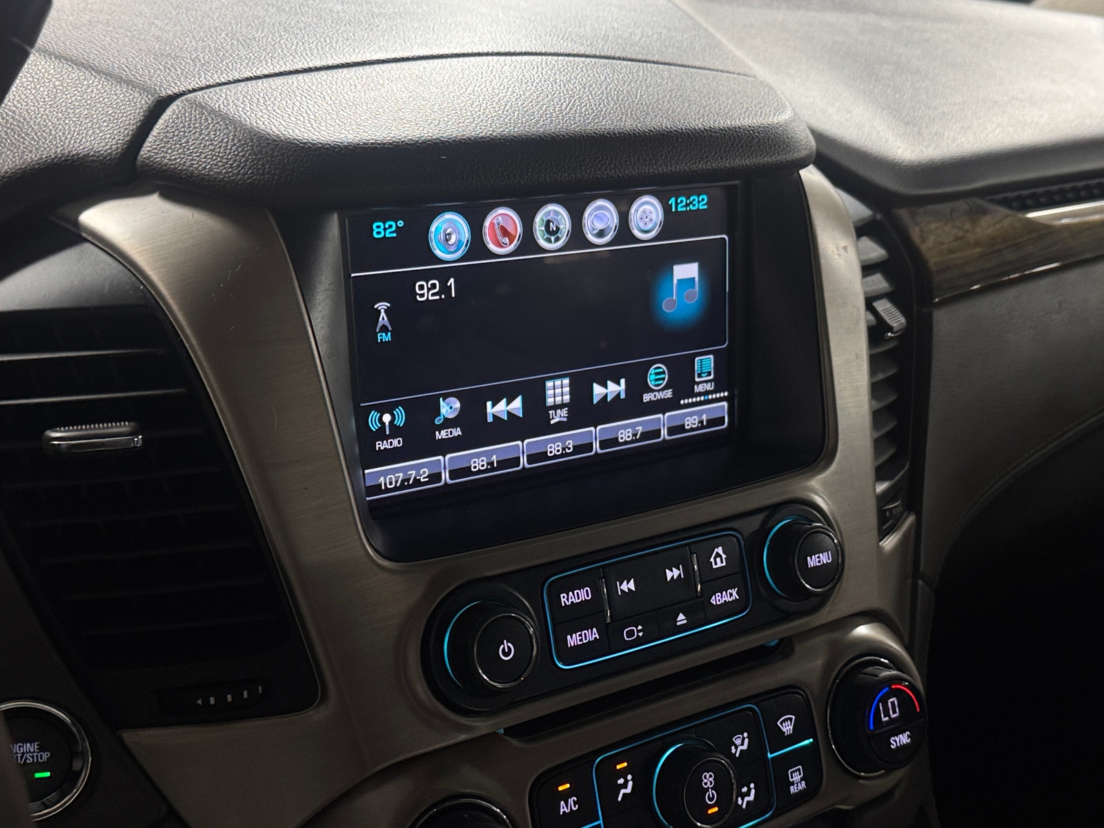 Thumbnail: 2017 GMC Yukon XL - 3
