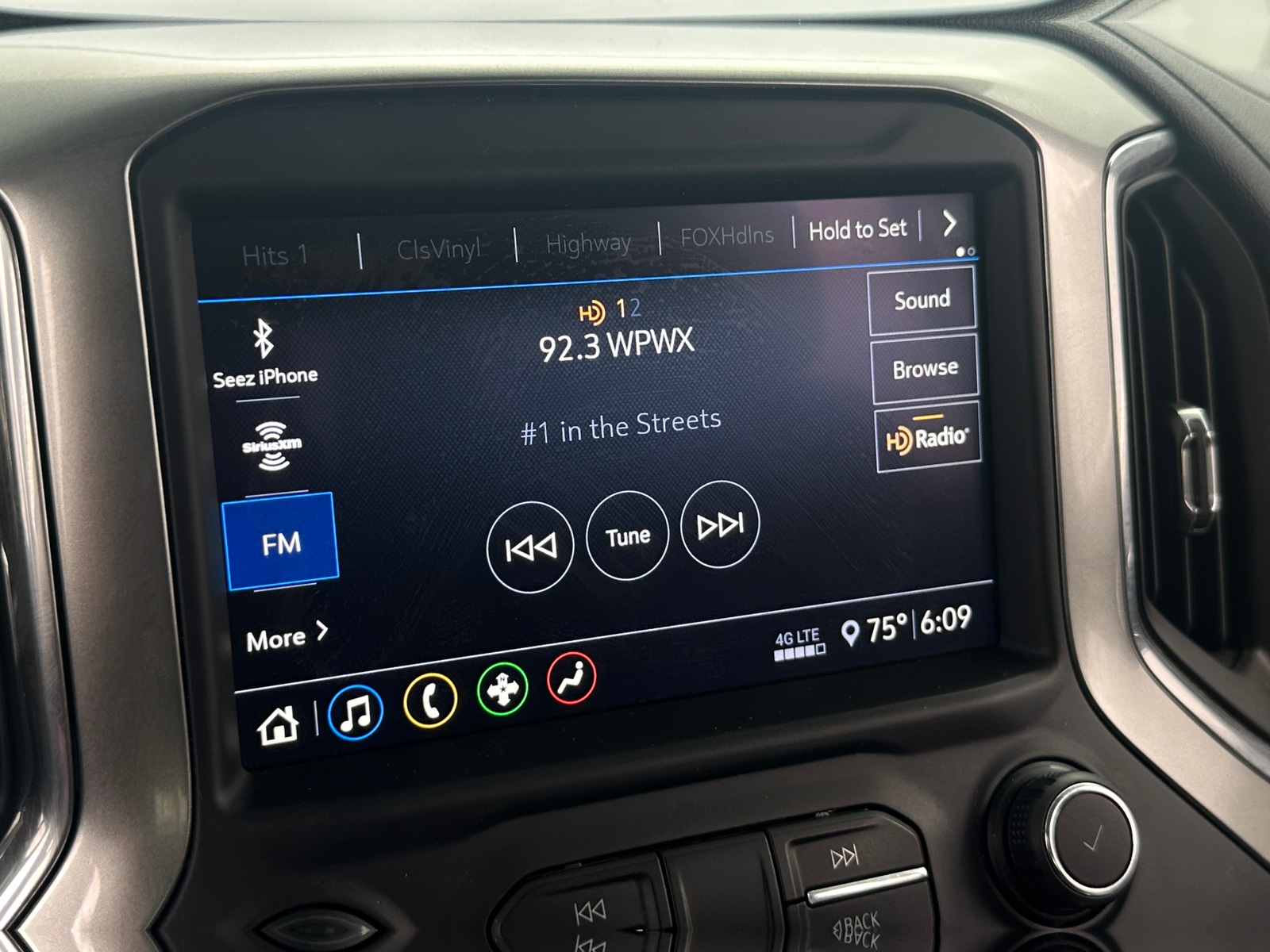 Thumbnail: 2020 Chevrolet Silverado 1500 - 4
