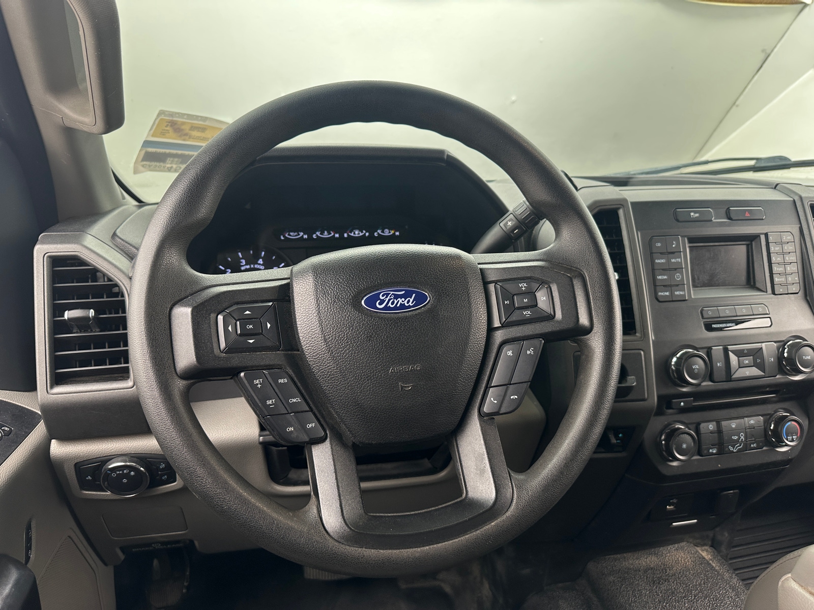 Thumbnail: 2017 Ford Econoline - 4