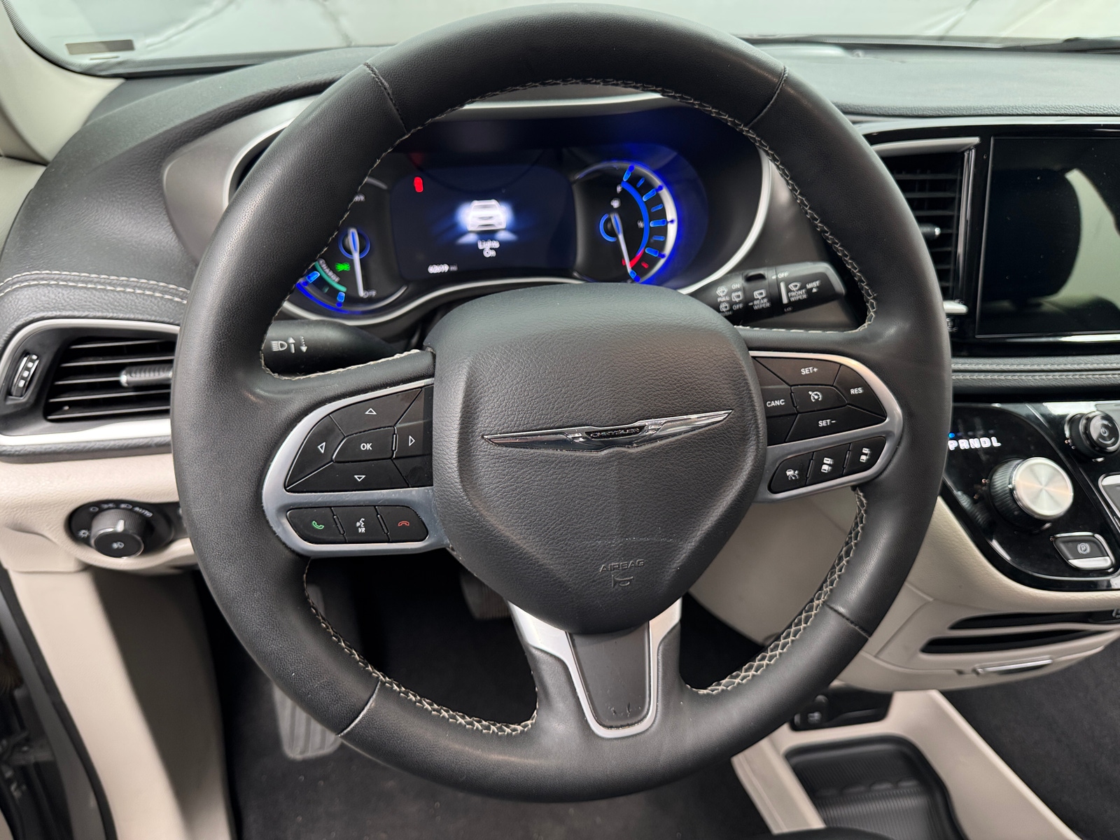Thumbnail: 2024 Chrysler Pacifica - 4