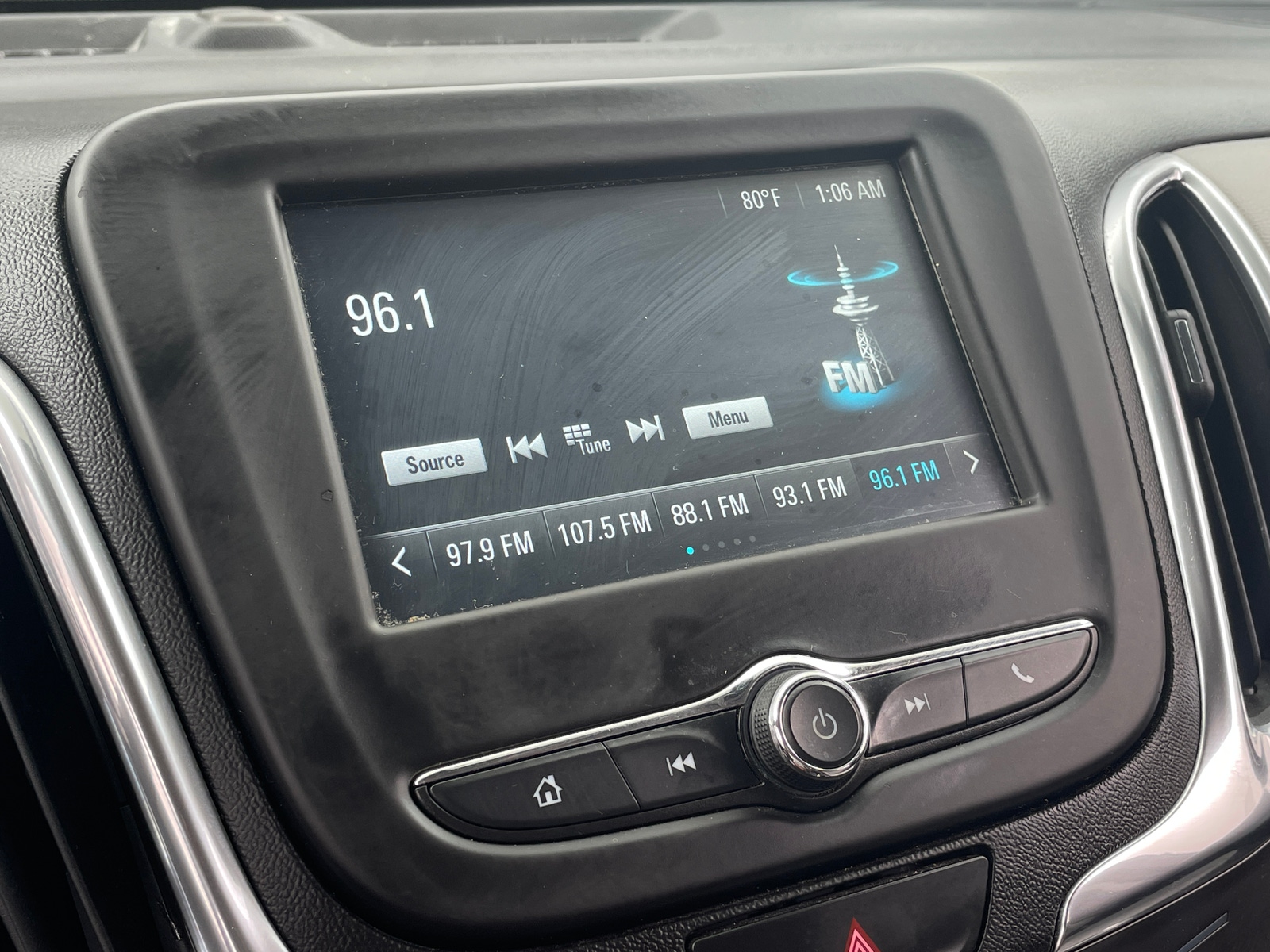 Thumbnail: 2018 Chevrolet Equinox - 4