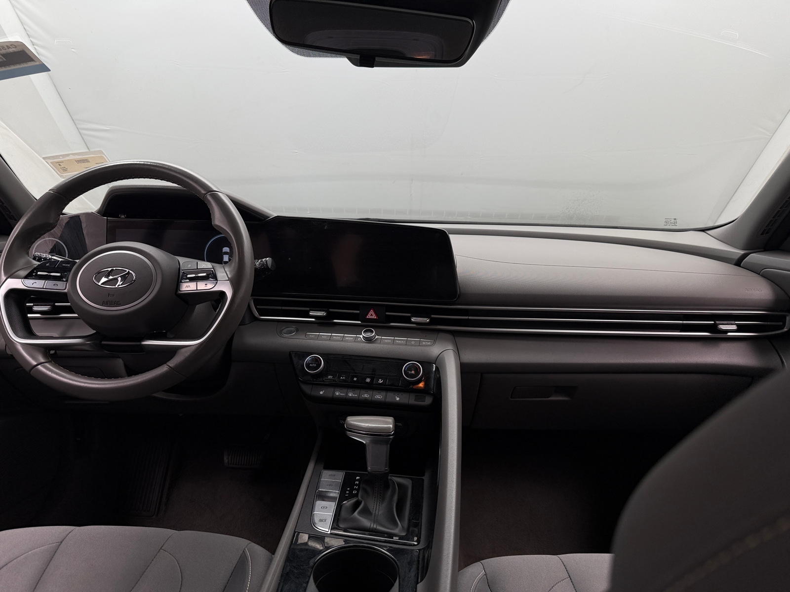 Thumbnail: 2023 Hyundai Elantra - 3