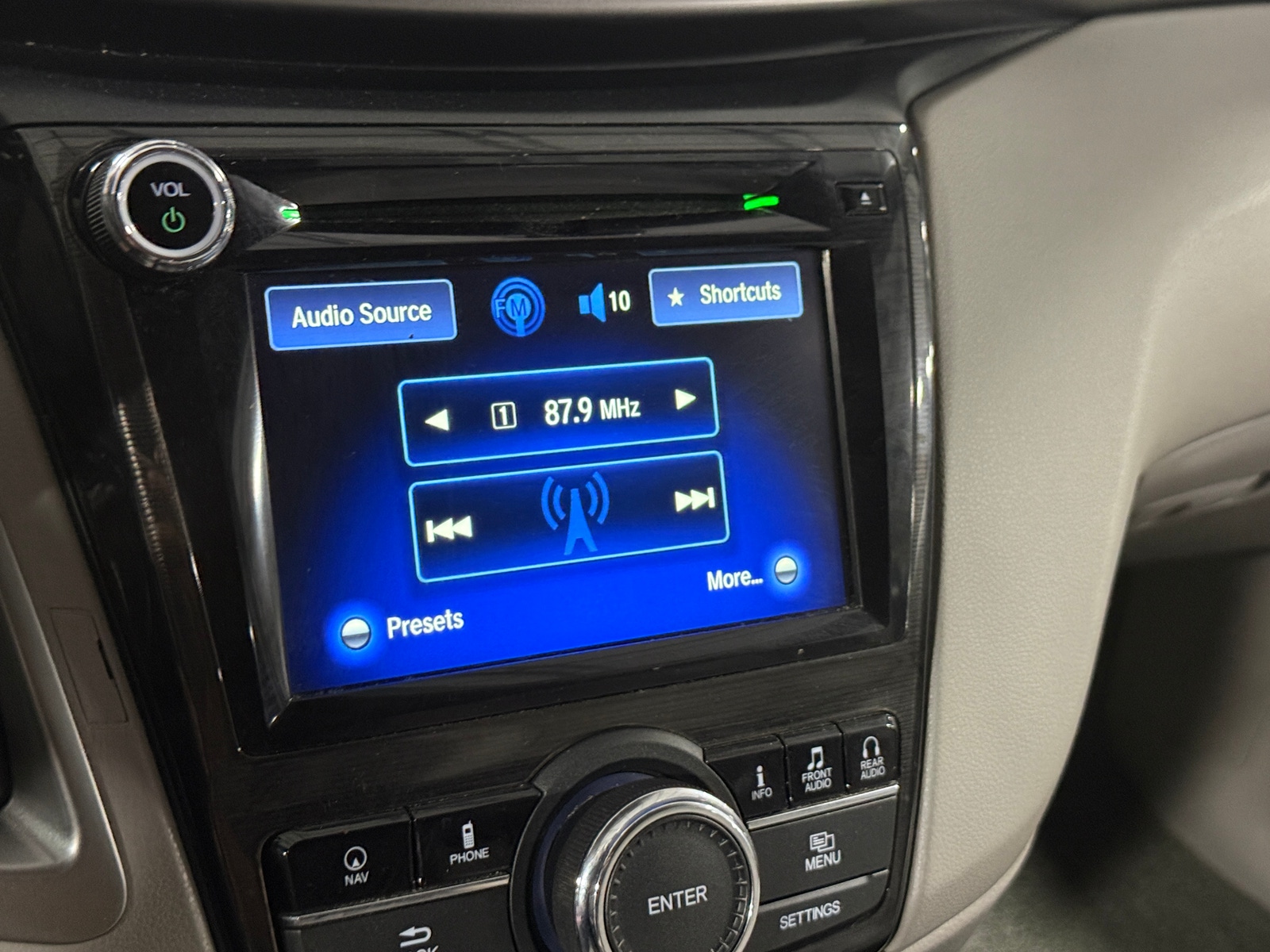 Thumbnail: 2015 Honda Odyssey - 3