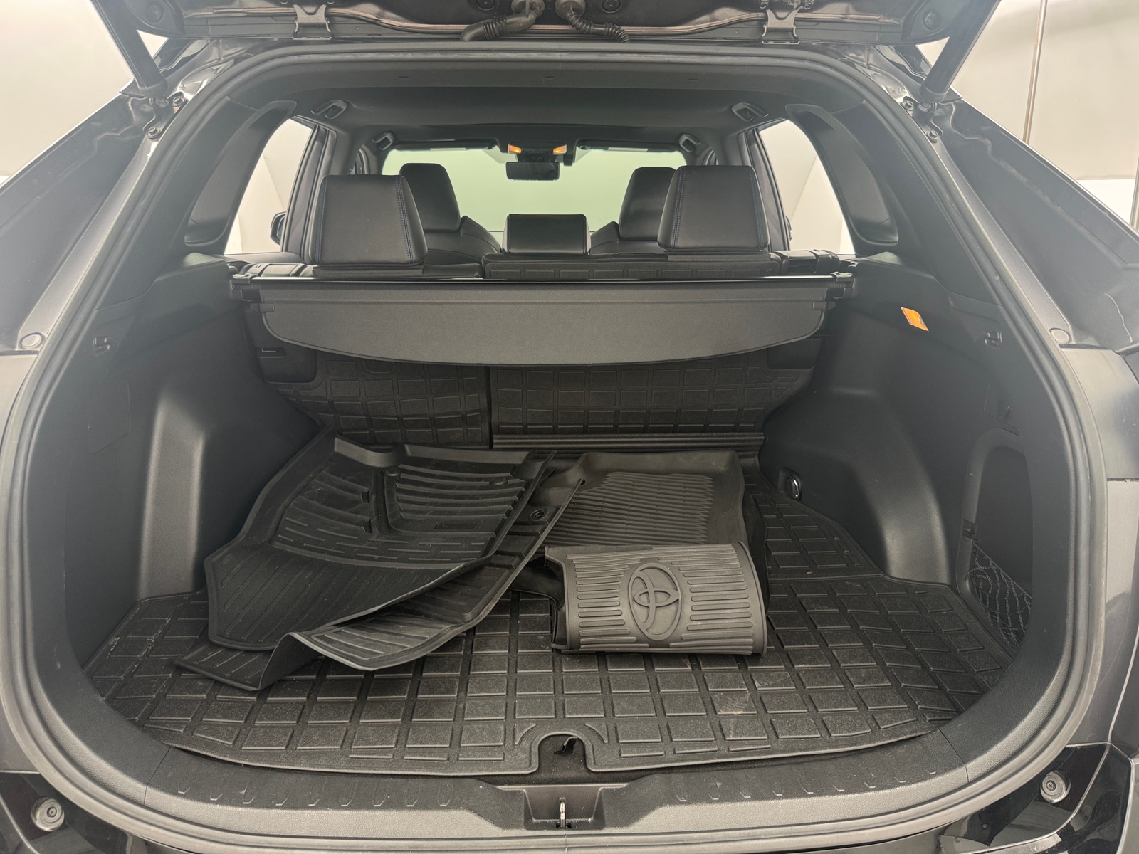 Thumbnail: 2019 Toyota RAV4 - 6