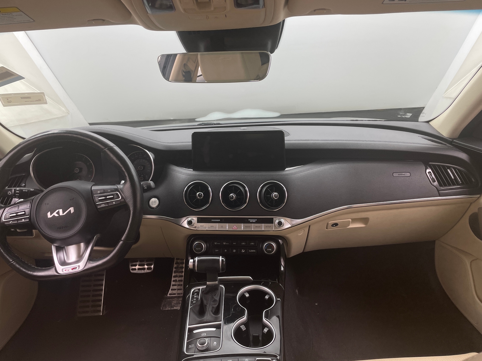 Thumbnail: 2022 Kia Stinger - 2