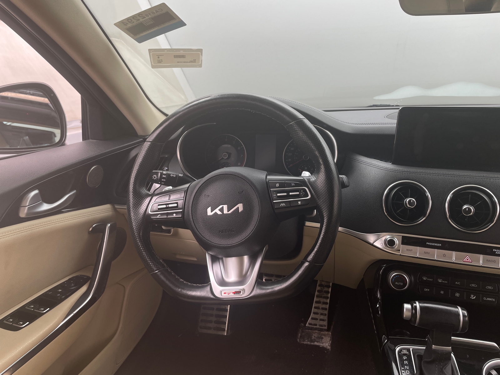 Thumbnail: 2022 Kia Stinger - 4