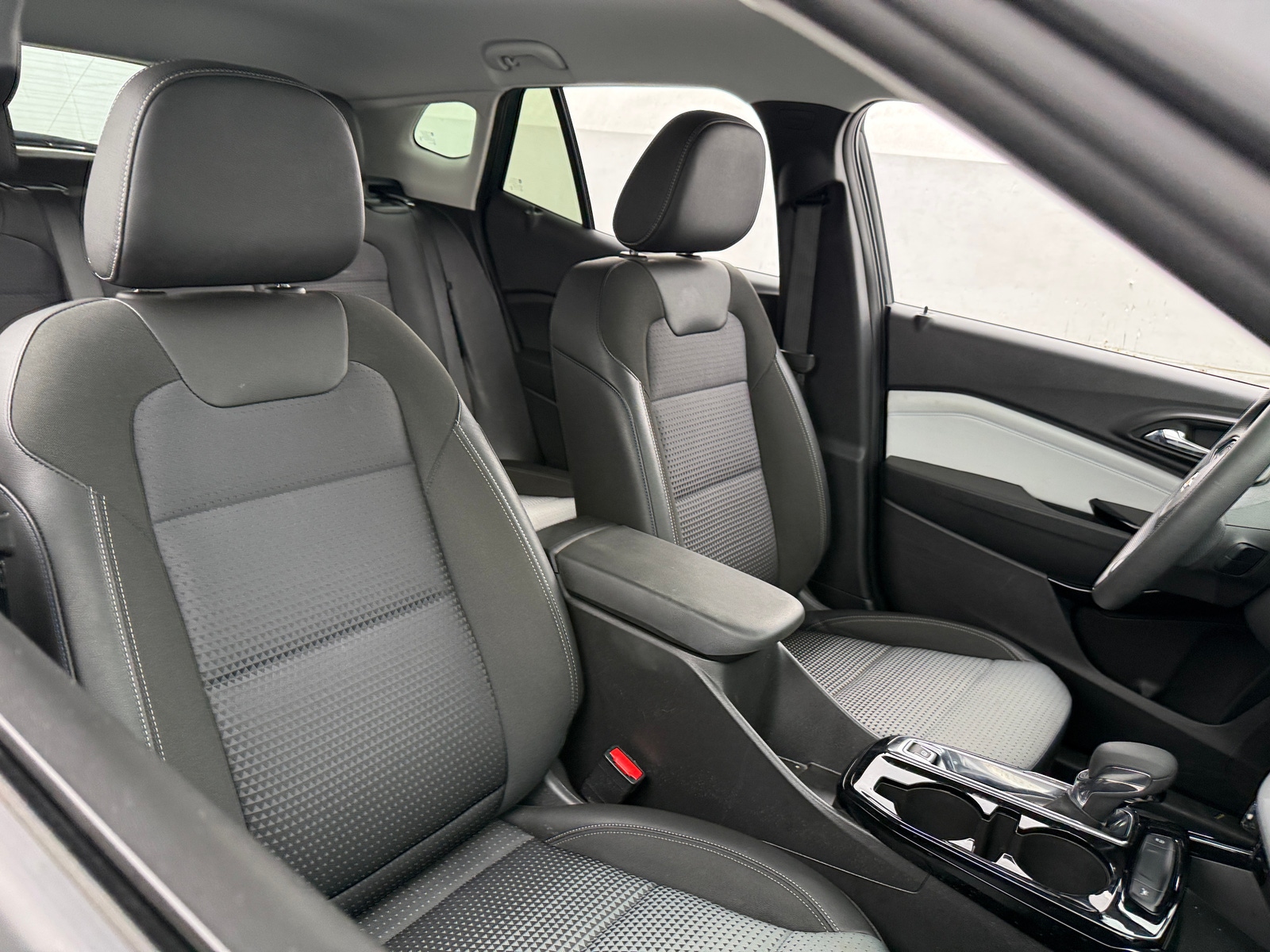 Thumbnail: 2025 Chevrolet Trax - 2