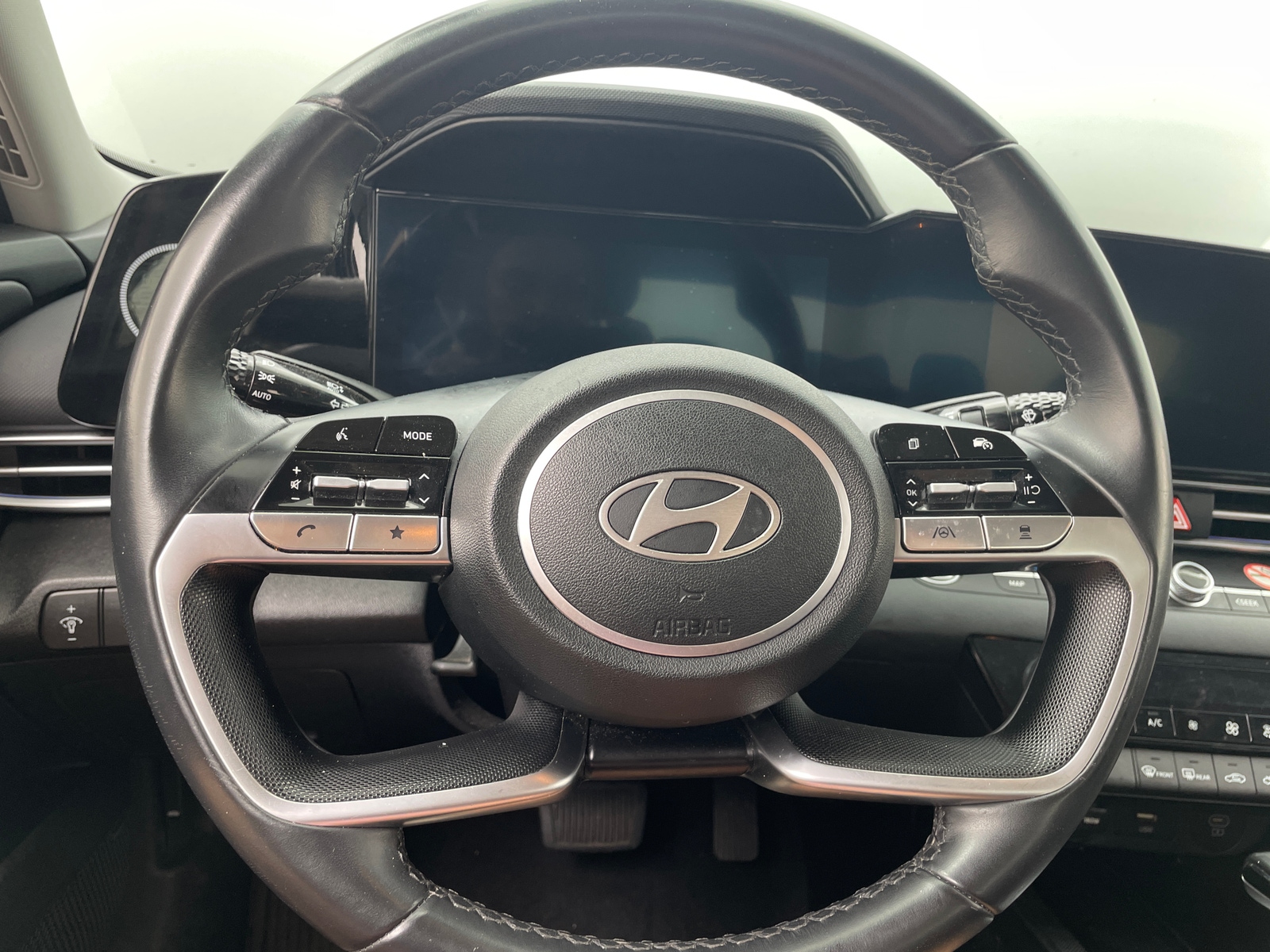 Thumbnail: 2024 Hyundai Elantra - 4
