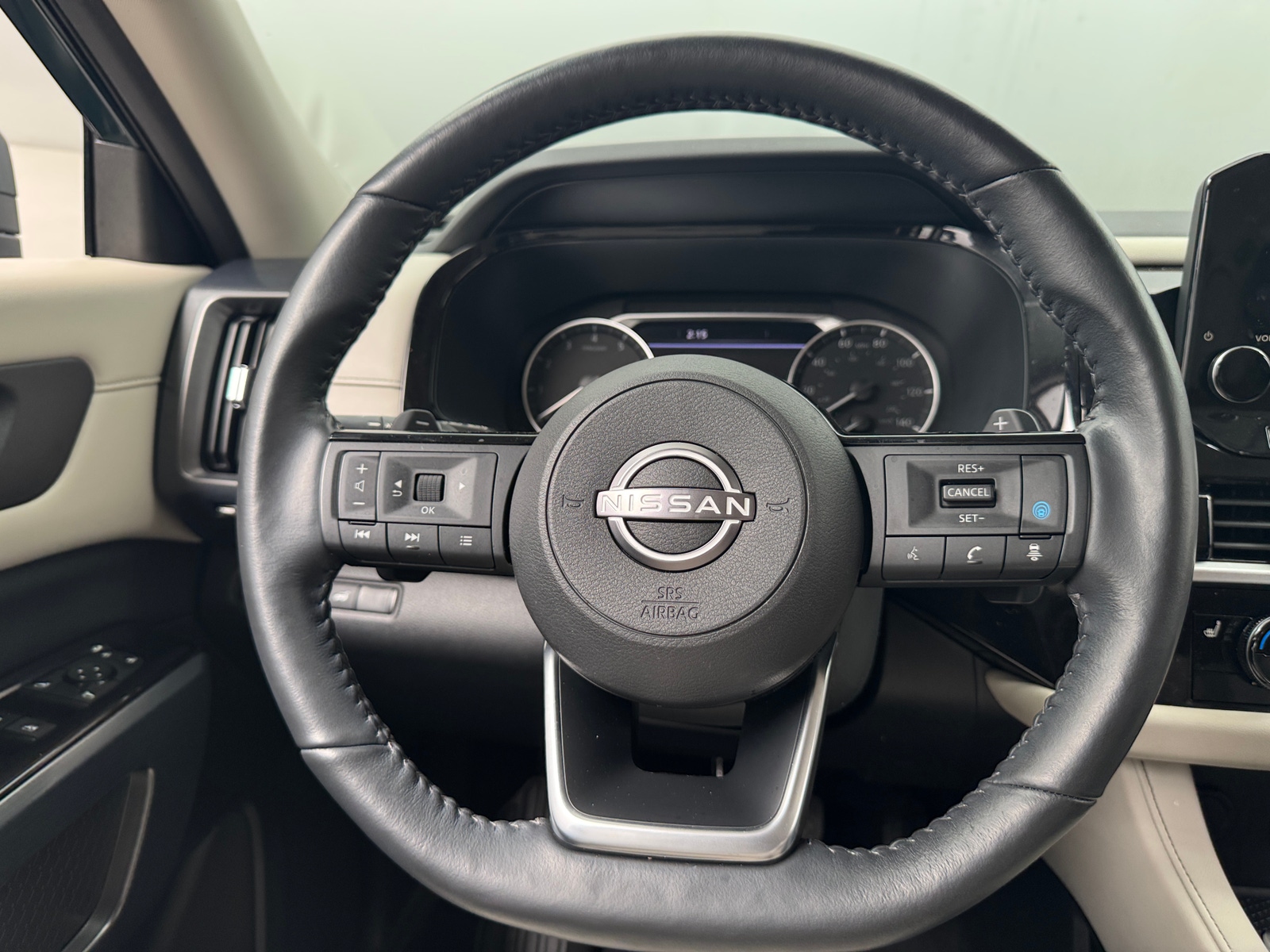 Thumbnail: 2023 Nissan Pathfinder - 4