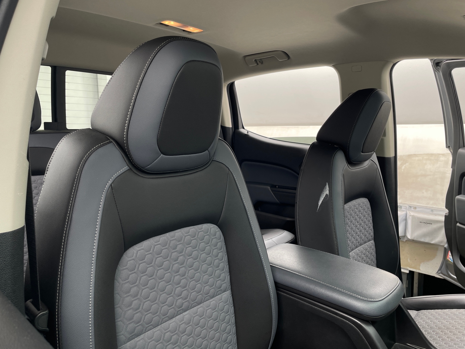 Thumbnail: 2022 Chevrolet Colorado - 2