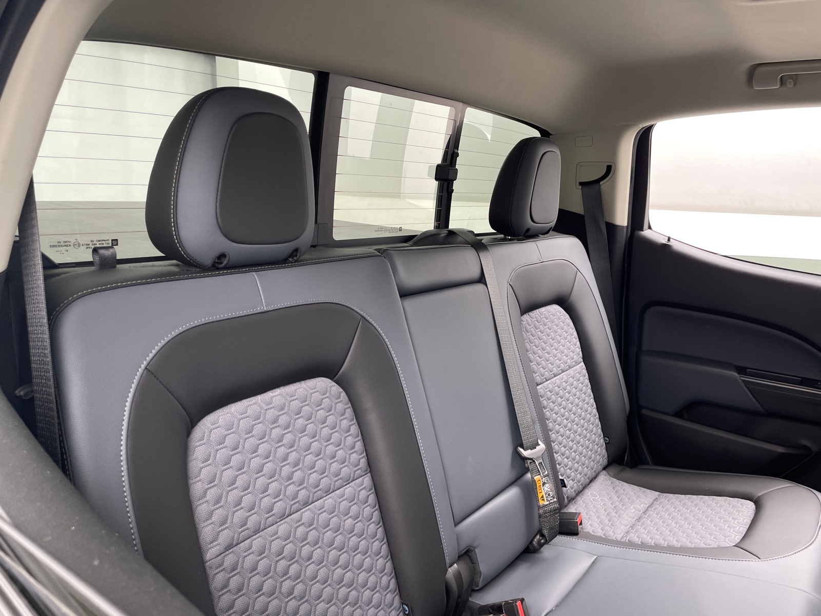 Thumbnail: 2022 Chevrolet Colorado - 6