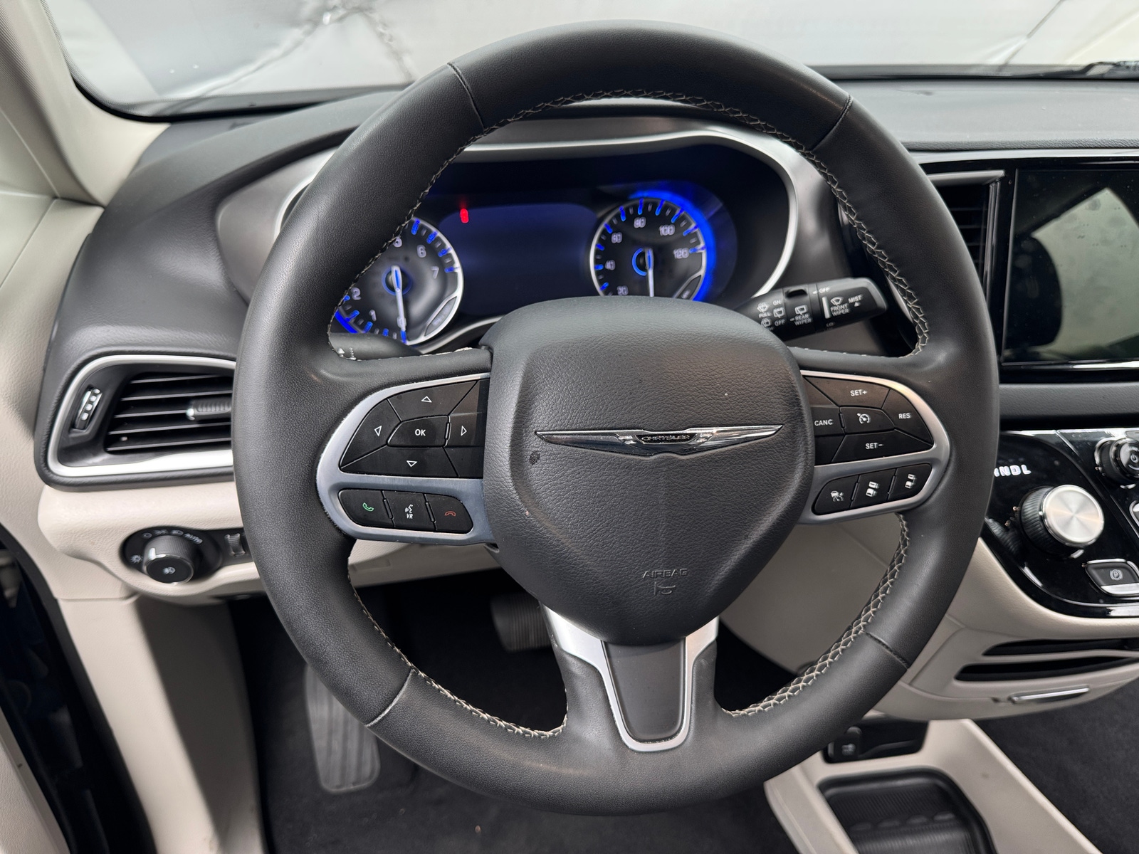 Thumbnail: 2024 Chrysler Pacifica - 4