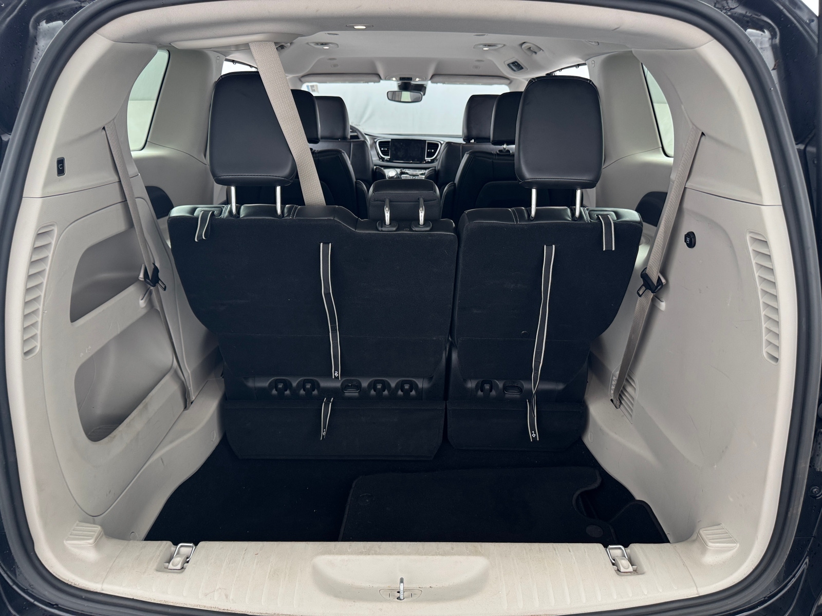 Thumbnail: 2024 Chrysler Pacifica - 6