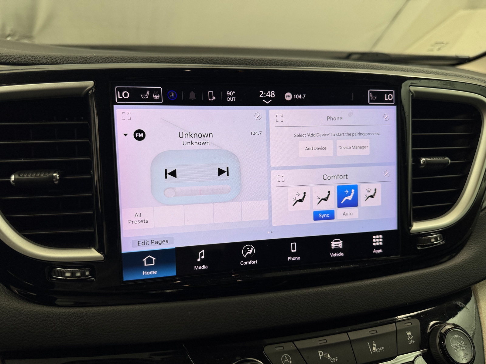 Thumbnail: 2024 Chrysler Pacifica - 3