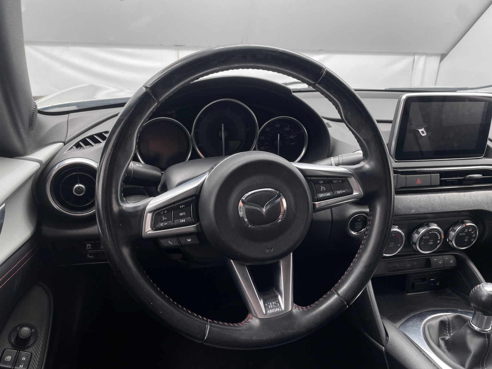 Thumbnail: 2016 Mazda MX-5 Miata - 5