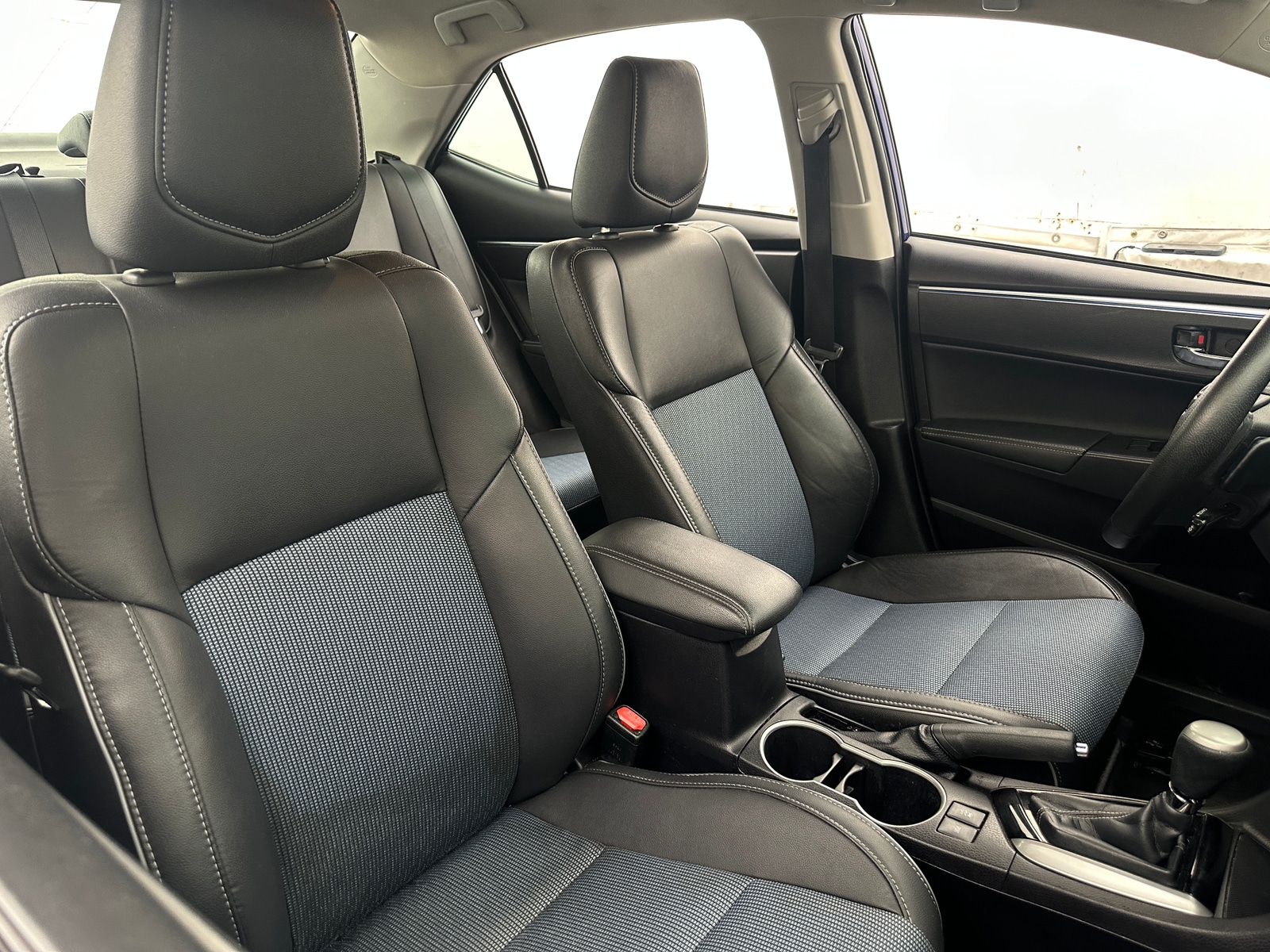 Thumbnail: 2016 Toyota Corolla - 2