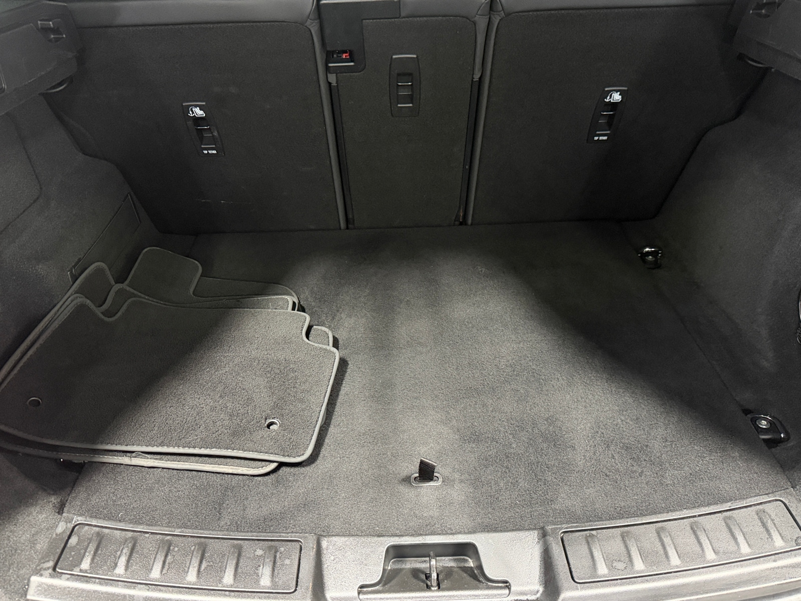 Thumbnail: 2024 Land Rover Range Rover Evoque - 6