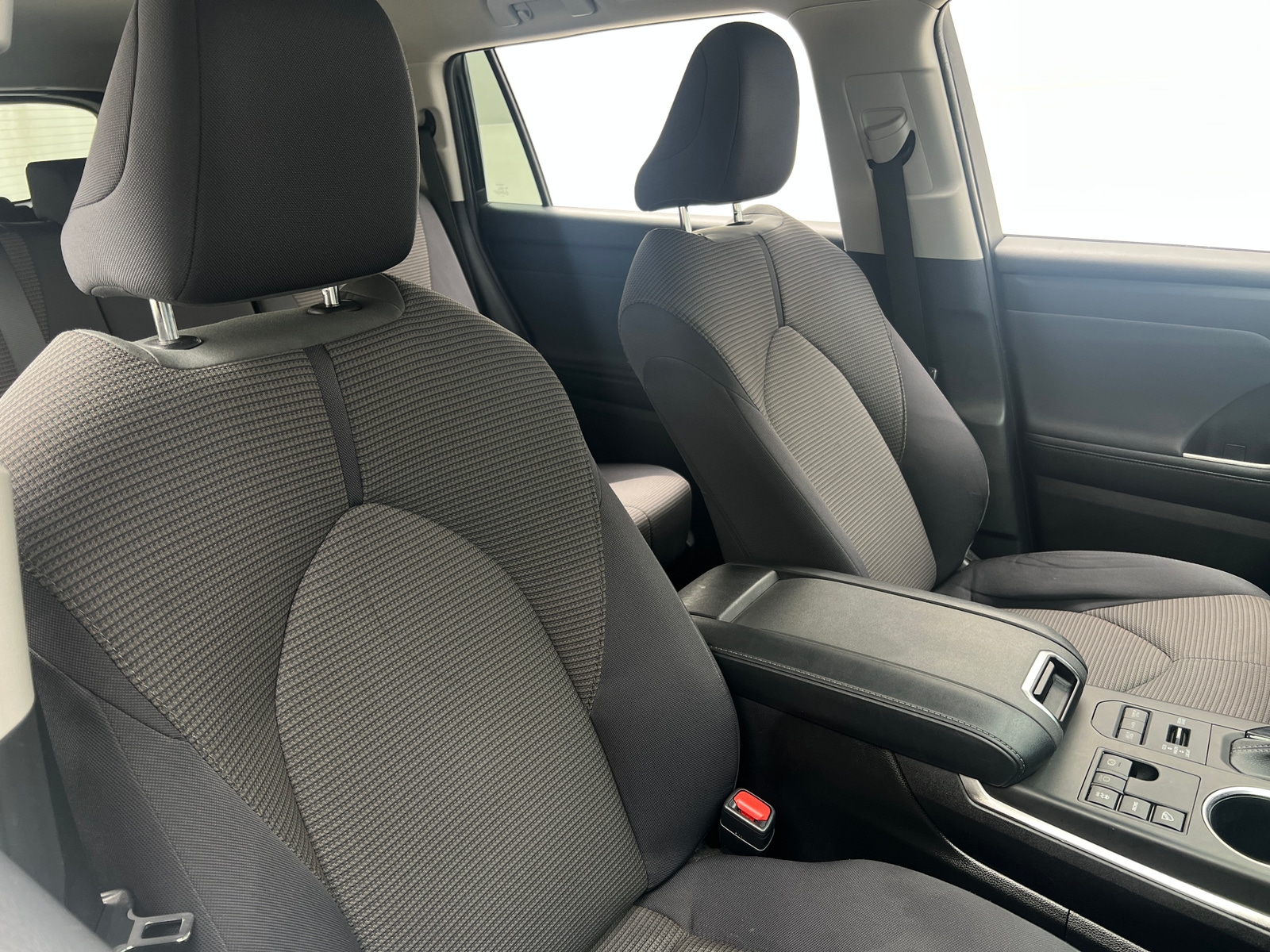 Thumbnail: 2023 Toyota Highlander - 2