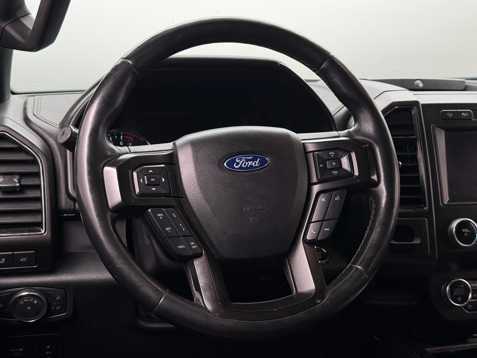 Thumbnail: 2019 Ford Expedition - 4
