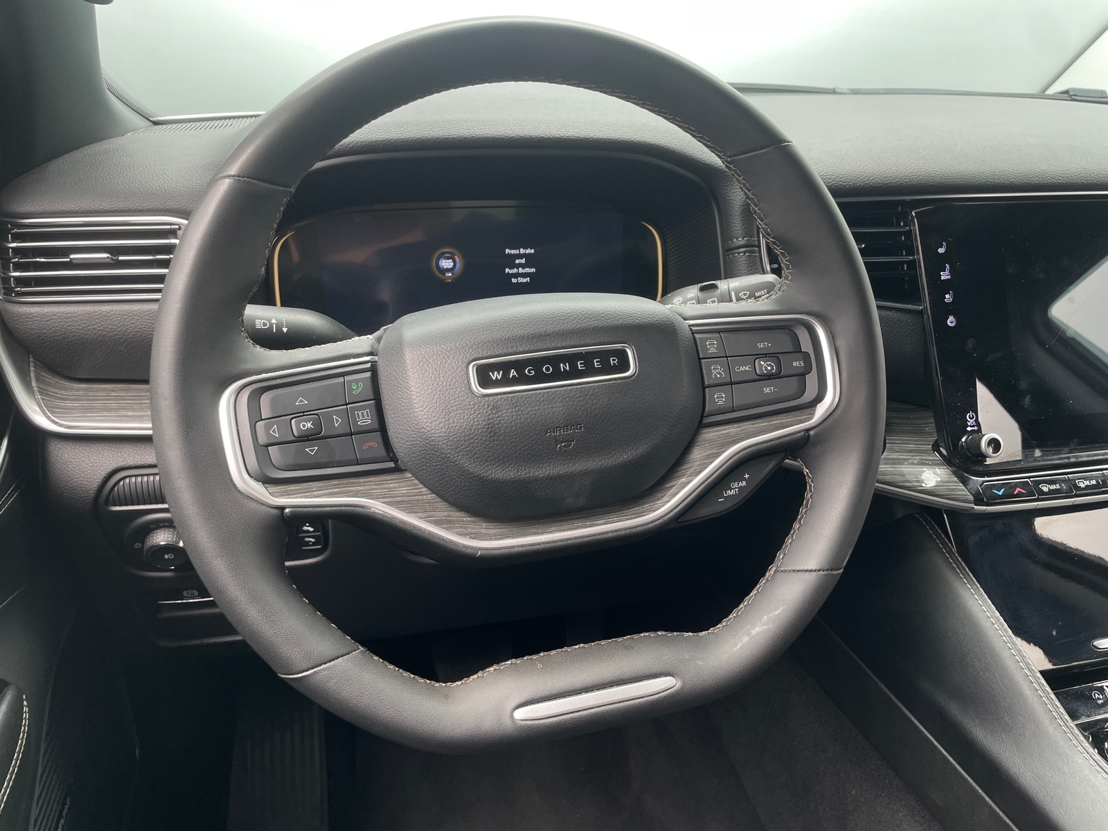 Thumbnail: 2024 Jeep Wagoneer - 4