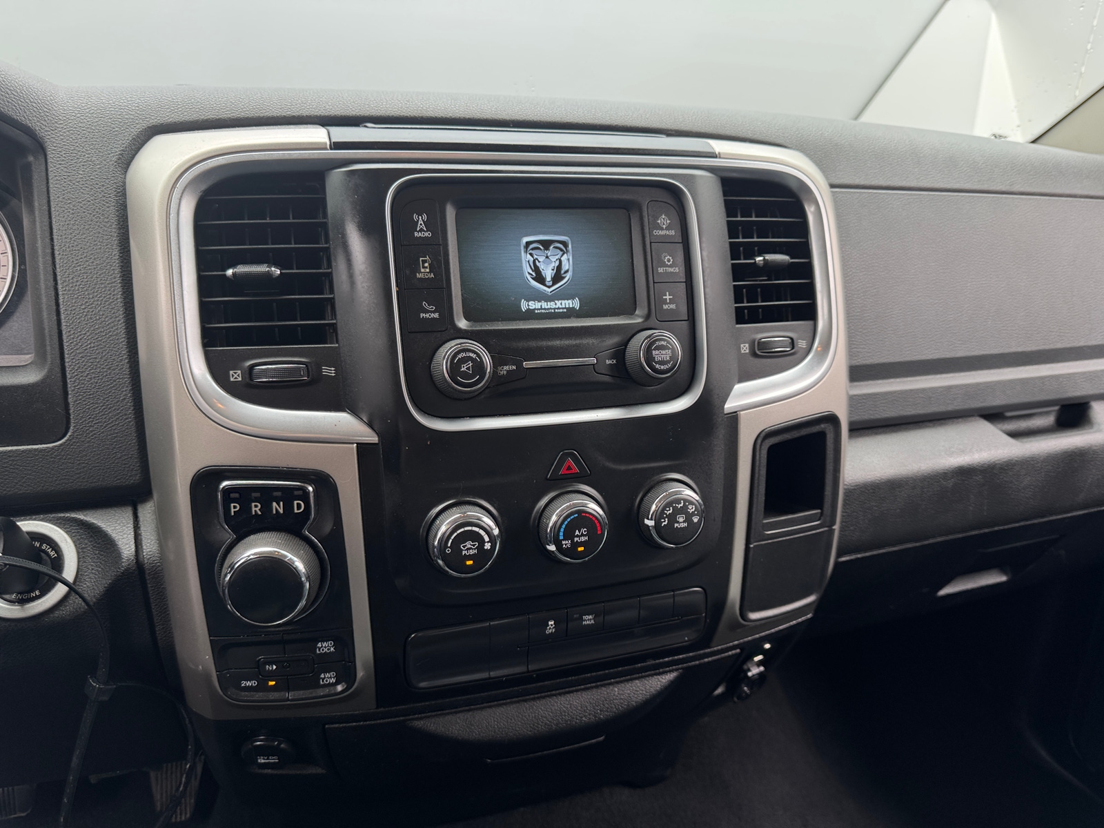 Thumbnail: 2019 RAM 1500 Classic - 4