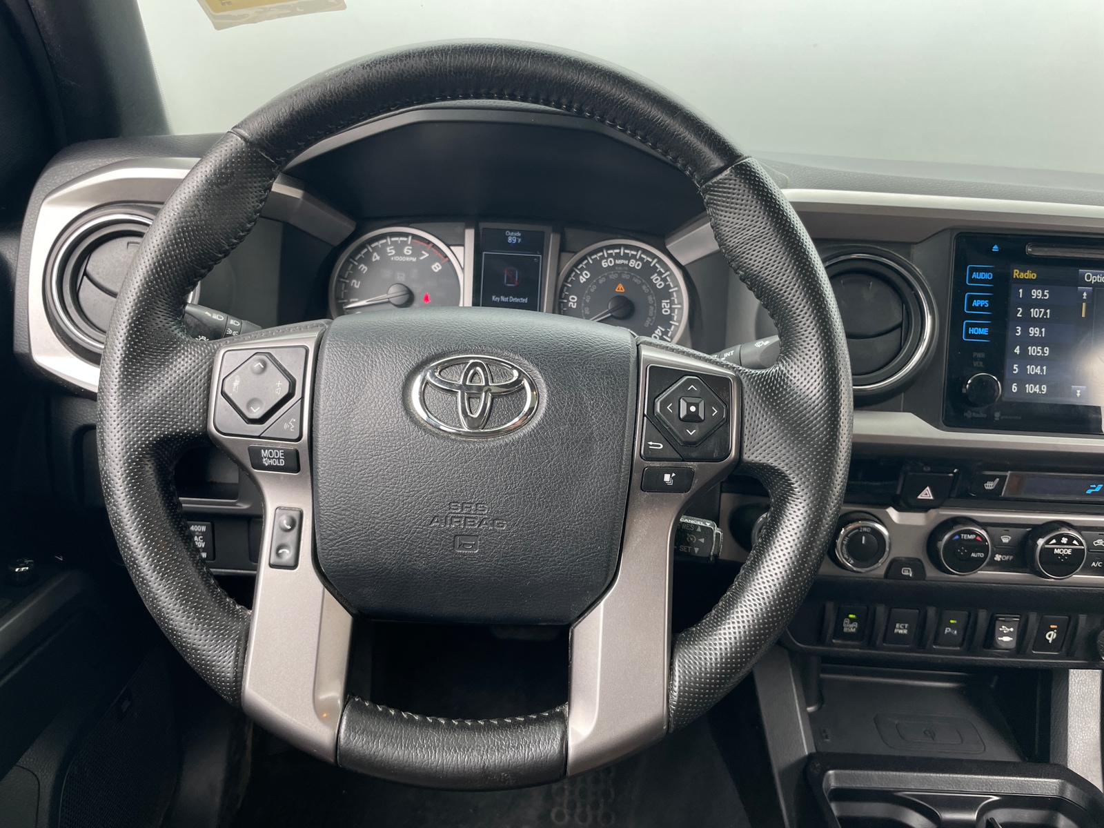Thumbnail: 2016 Toyota Tacoma - 4