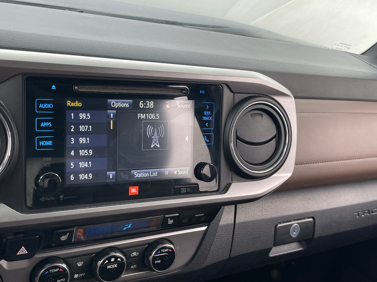 Thumbnail: 2016 Toyota Tacoma - 3