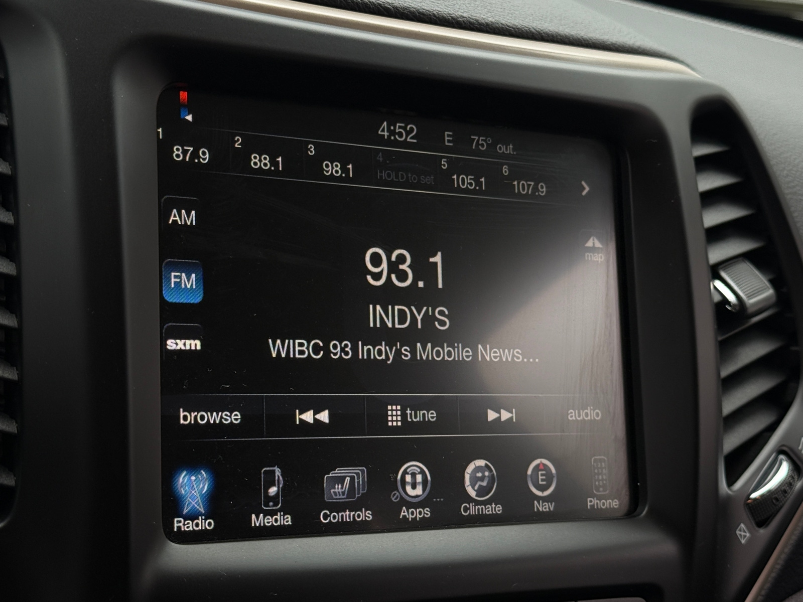 Thumbnail: 2015 Jeep Cherokee - 4